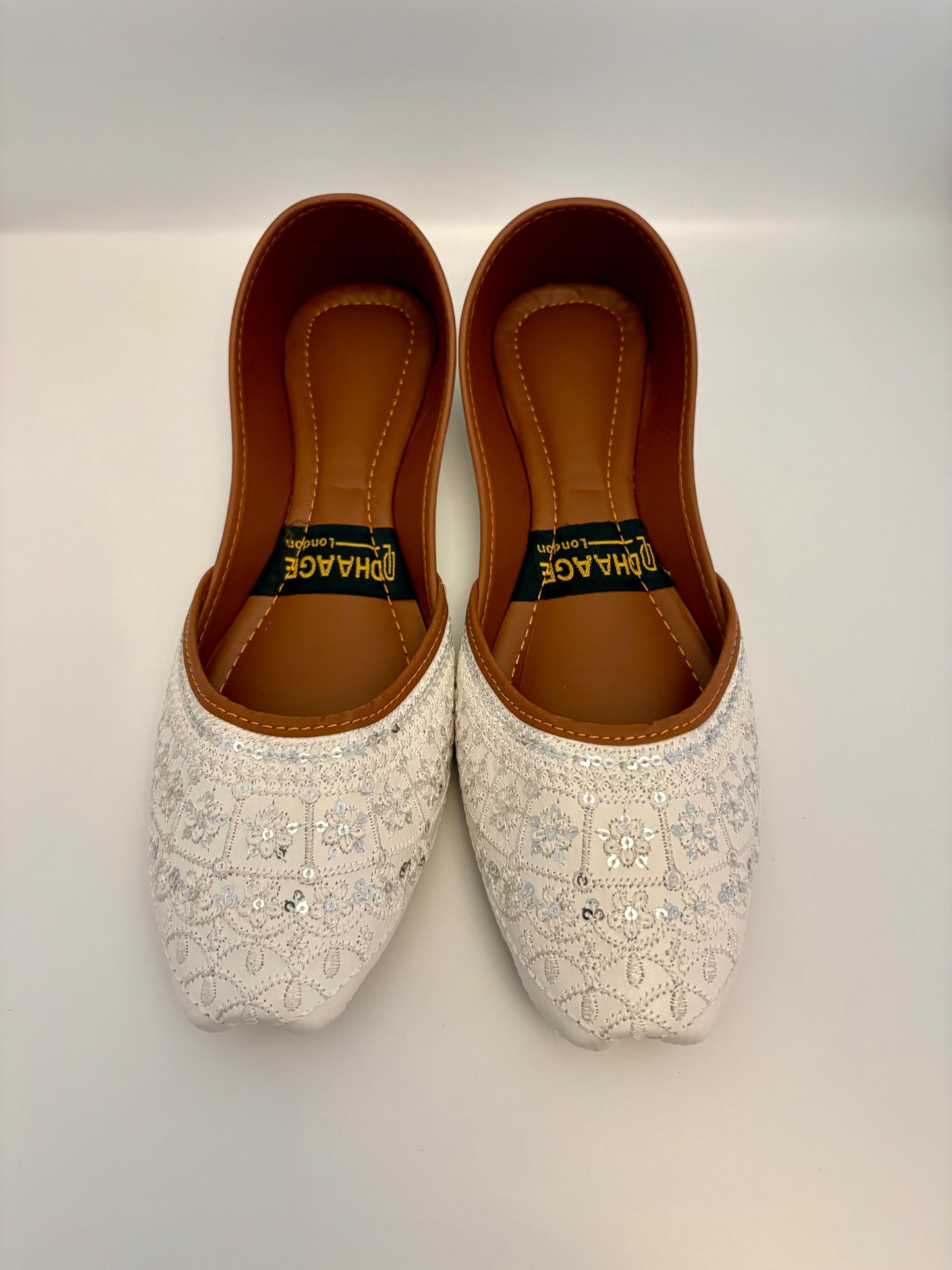 307-Handmade Women’s White Khussa – Traditional Jutti – Available size: UK 4,5,6,7,8