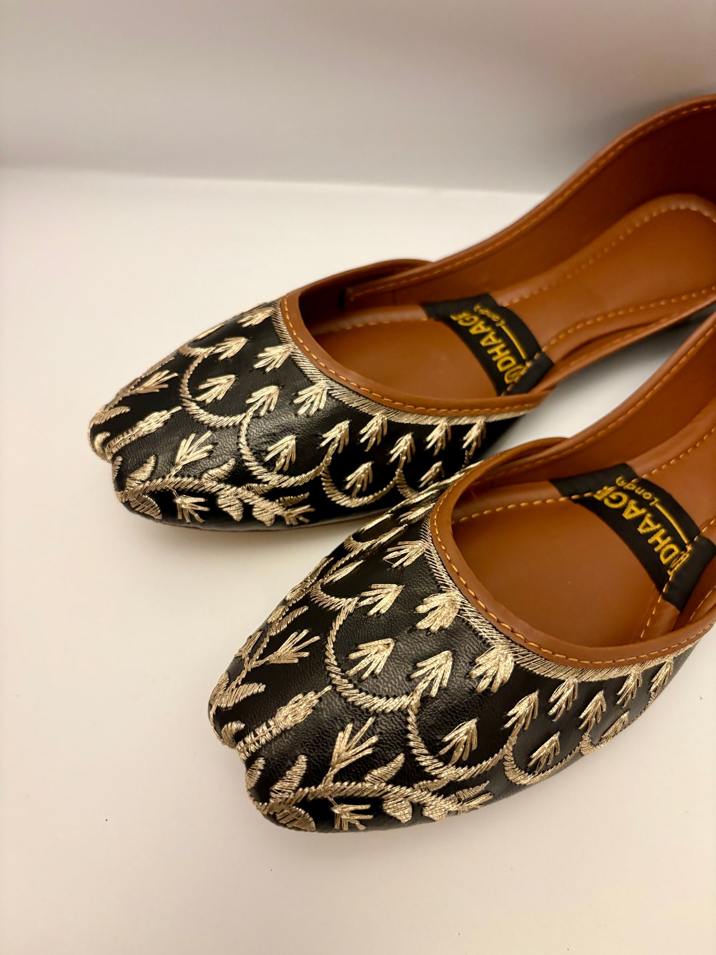327-Handmade Women’s Black Khussa – Traditional Jutti – Available size: UK 4,5,6,7,8
