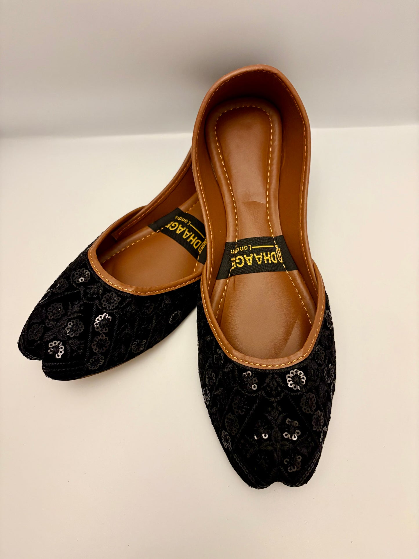 330-Handmade Women’s Black Khussa – Traditional Jutti – Available size: UK 4,5,6,7,8