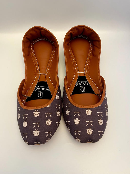 253-Handmade Leather Khussa/Jutti Greyish– Available sizes: UK 5,6,7,8