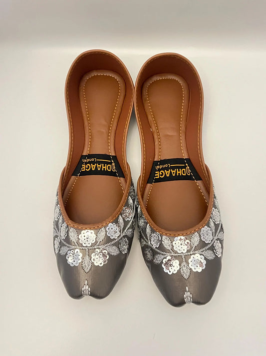 190-Handmade Women’s Grey Khussa – Traditional Jutti – Available size: UK 4,5,7,8