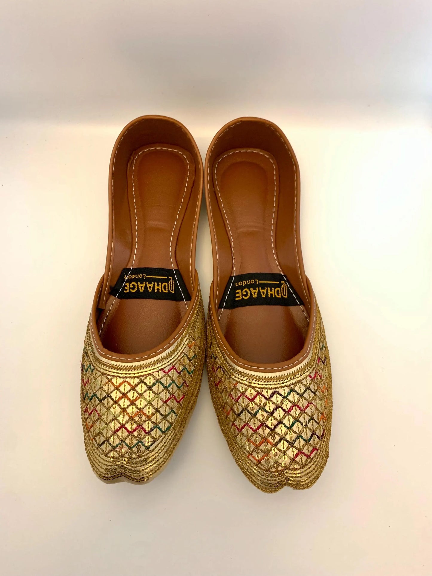 138-Handmade Women’s Gold Khussa – Traditional Jutti – Available size: UK 4,5,6,7
