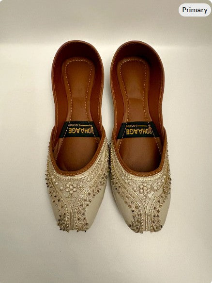 268-Handmade Women’s Off White Khussa – Traditional Jutti – Available size: UK 3