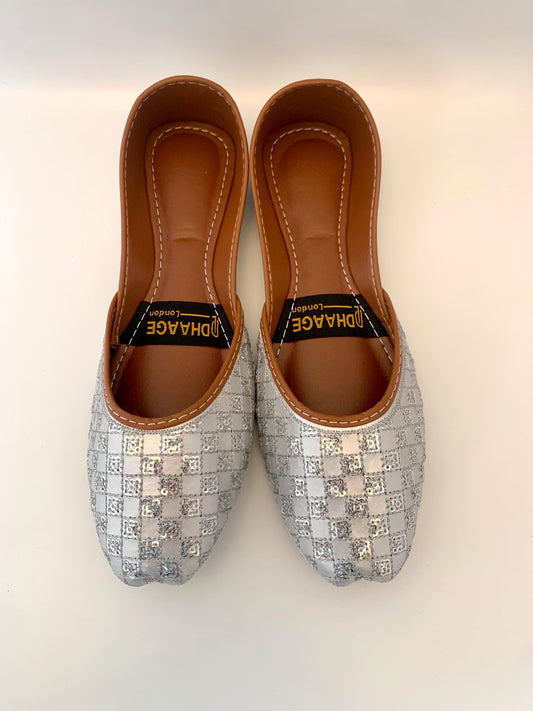 145-Handmade Women’s SILVER Khussa – Traditional Jutti – Available size: UK 4,5,6,7