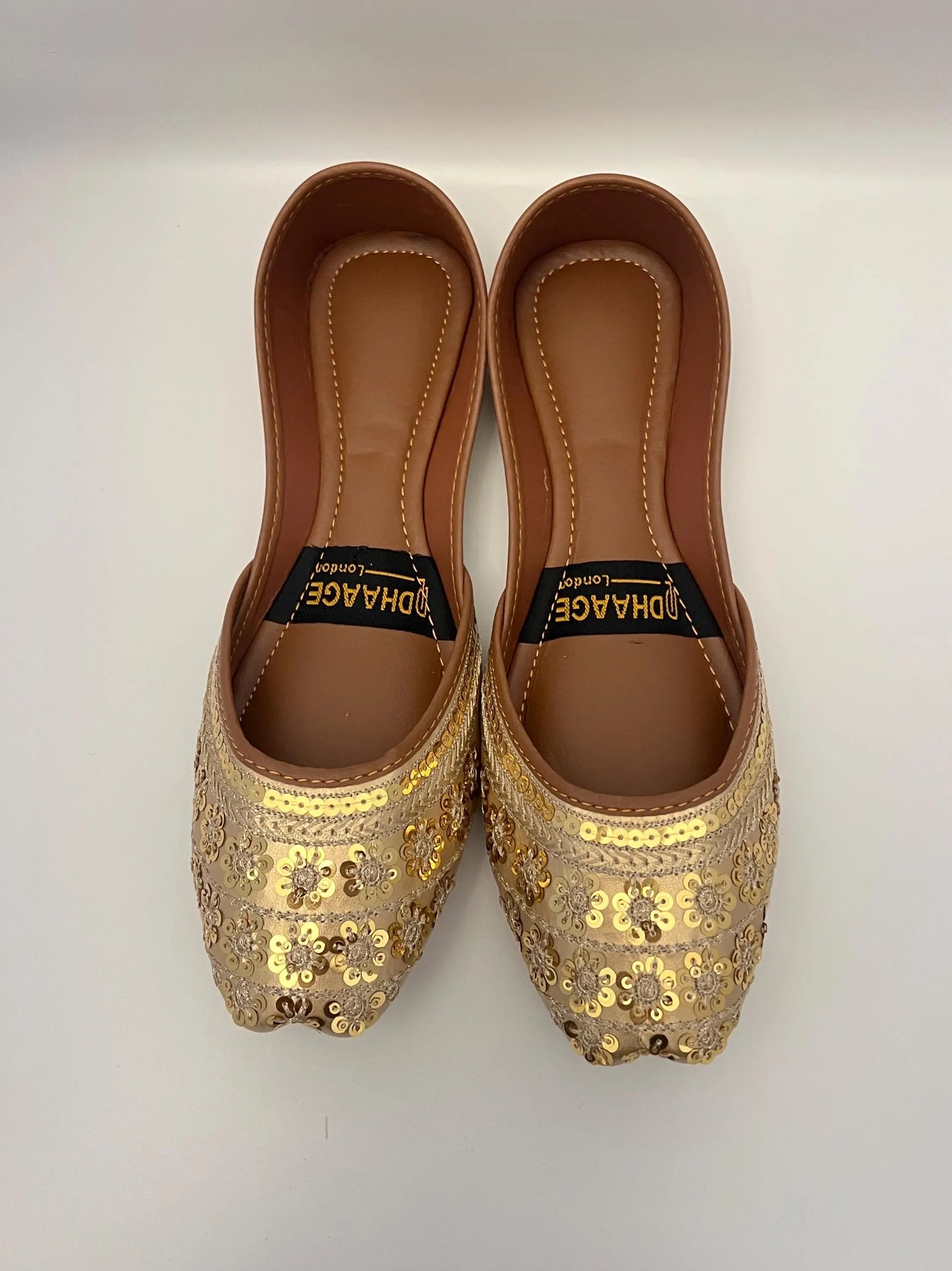 189-Handmade Women’s Gold Khussa – Traditional Jutti – Available size: UK 8