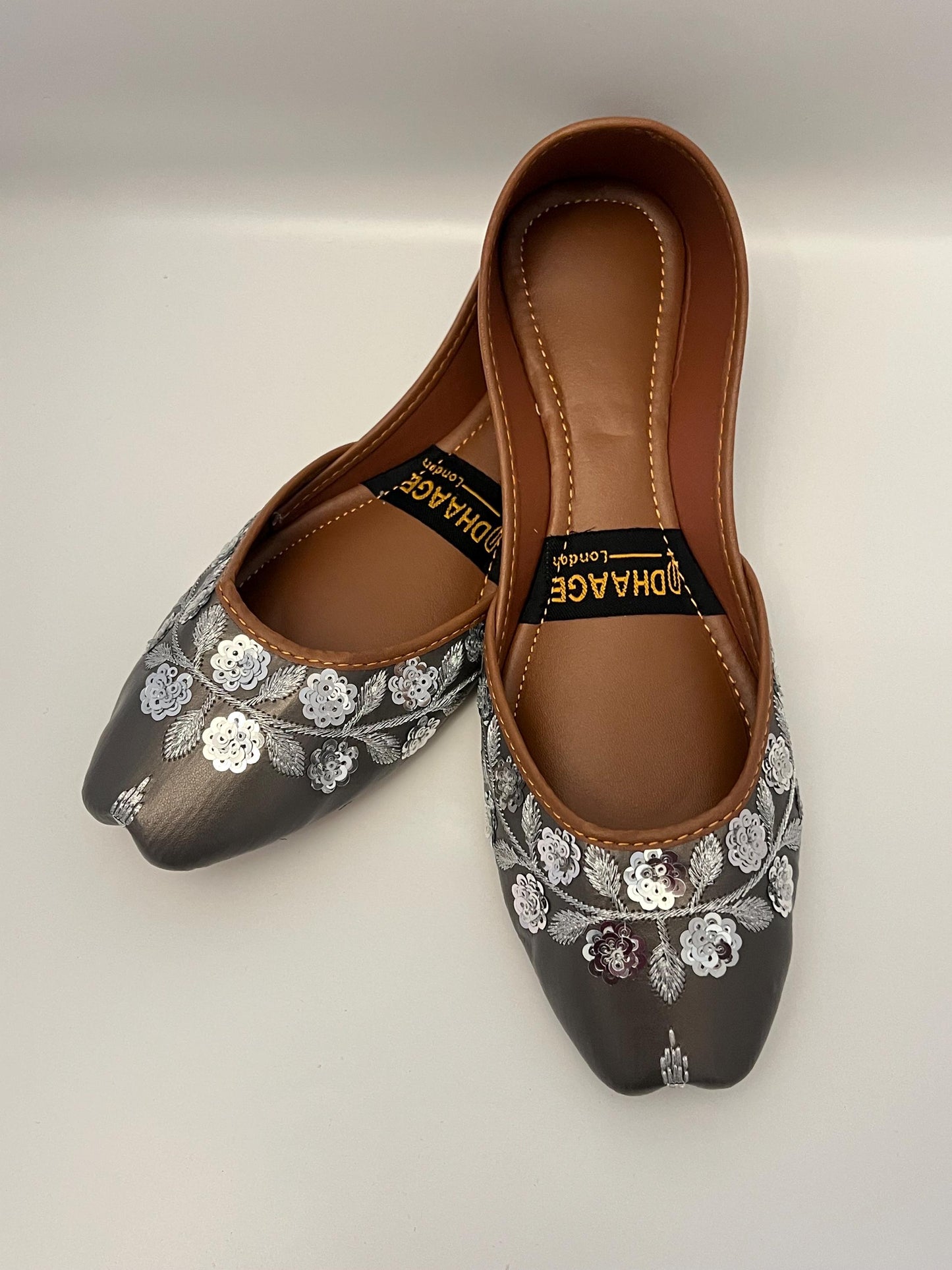 190-Handmade Women’s Grey Khussa – Traditional Jutti – Available size: UK 4,5,7,8