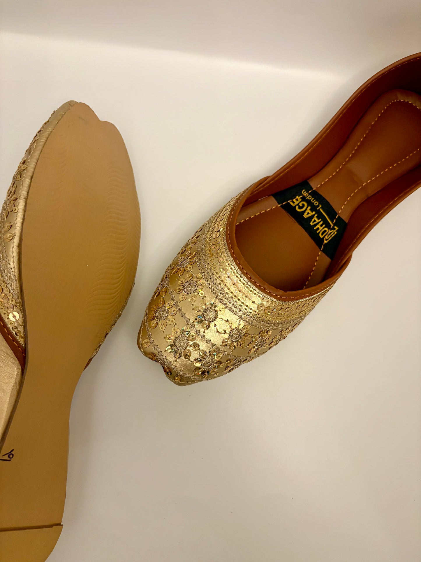 313-Handmade Women’s Gold Khussa – Traditional Jutti – Available size: UK 4,5,6,7,8