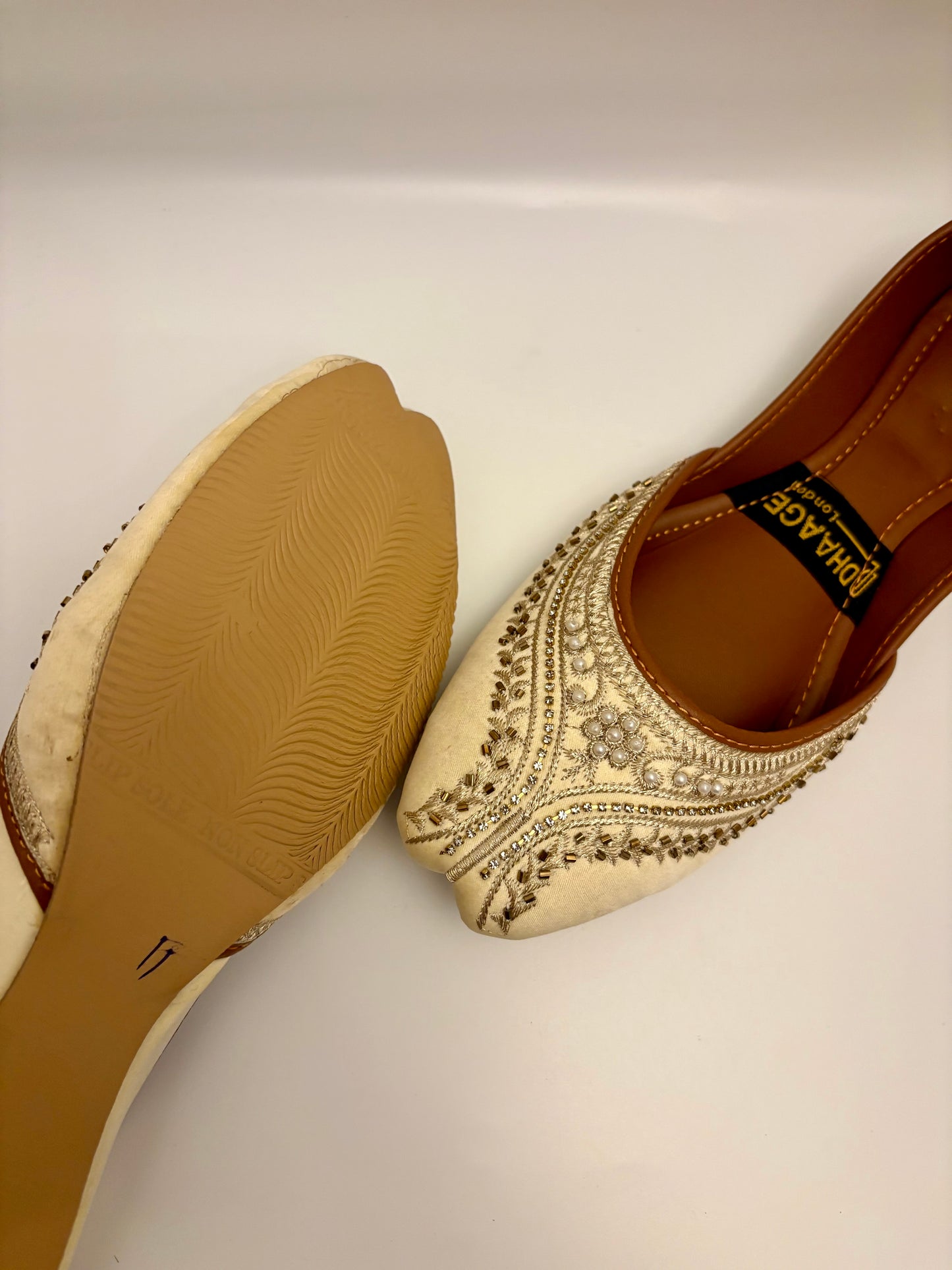 286-Handmade Women’s Light Off White Khussa – Traditional Jutti – Available size: UK 4,5,6,7,8