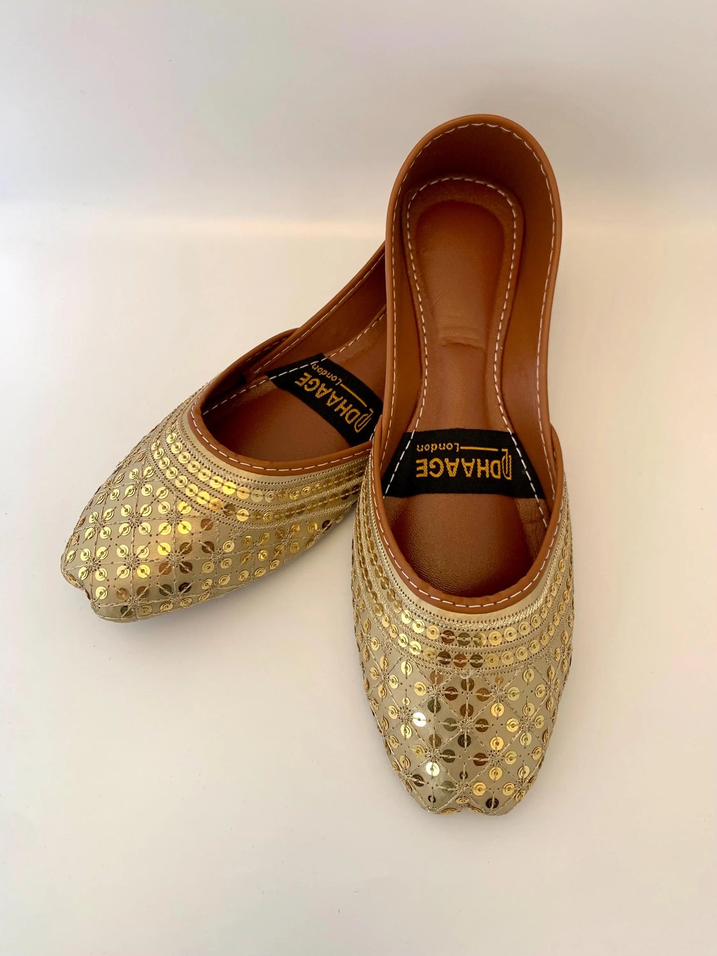 141-Handmade Women’s GOLD Khussa – Traditional Jutti – Available size: UK 4,7