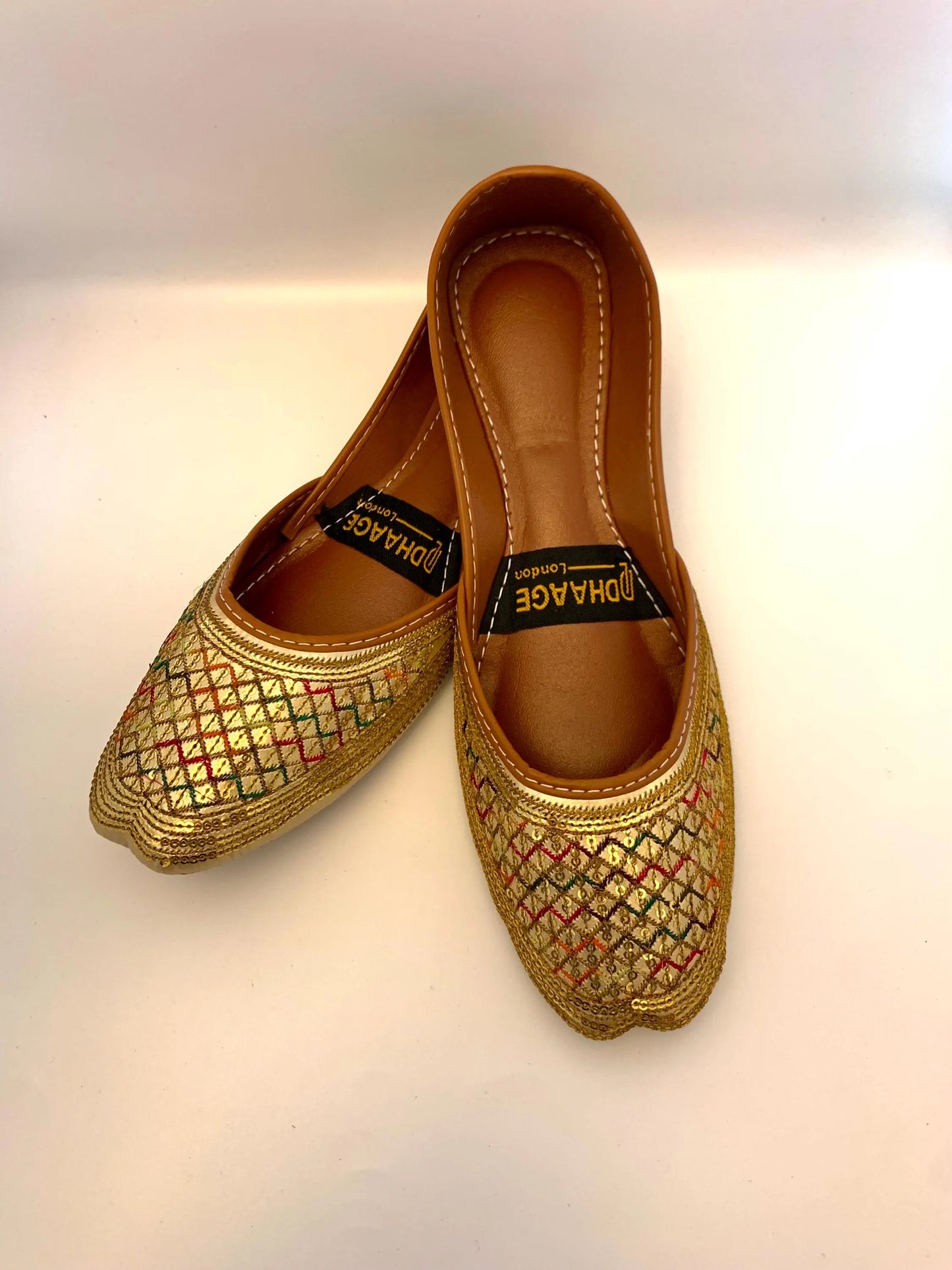 138-Handmade Women’s Gold Khussa – Traditional Jutti – Available size: UK 4,5,6,7