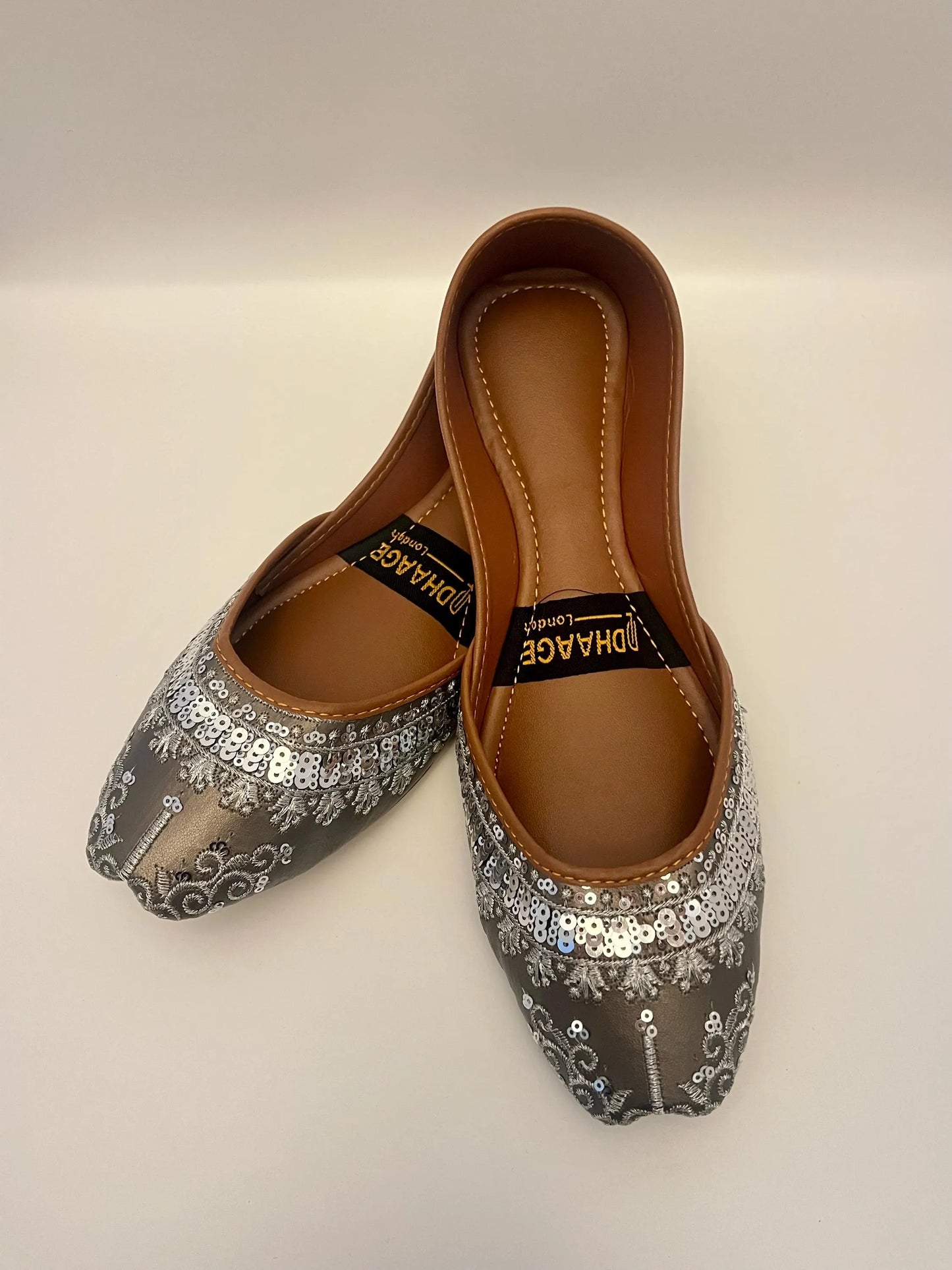 186-Handmade Women’s Grey Khussa – Traditional Jutti – Available size: UK 4,5,6,8