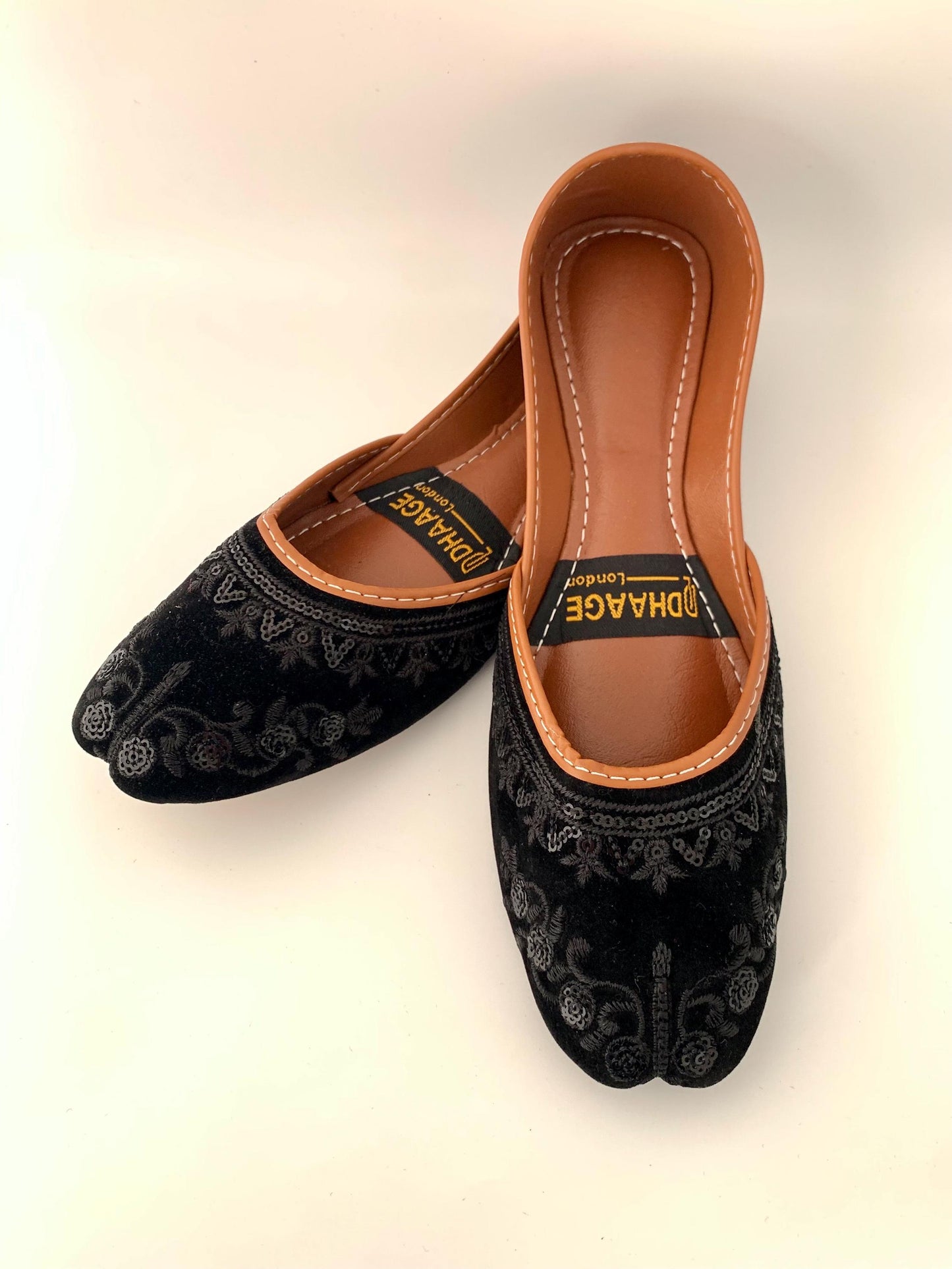 140-Handmade Women’s Black Khussa – Traditional Jutti – Available size: UK 5