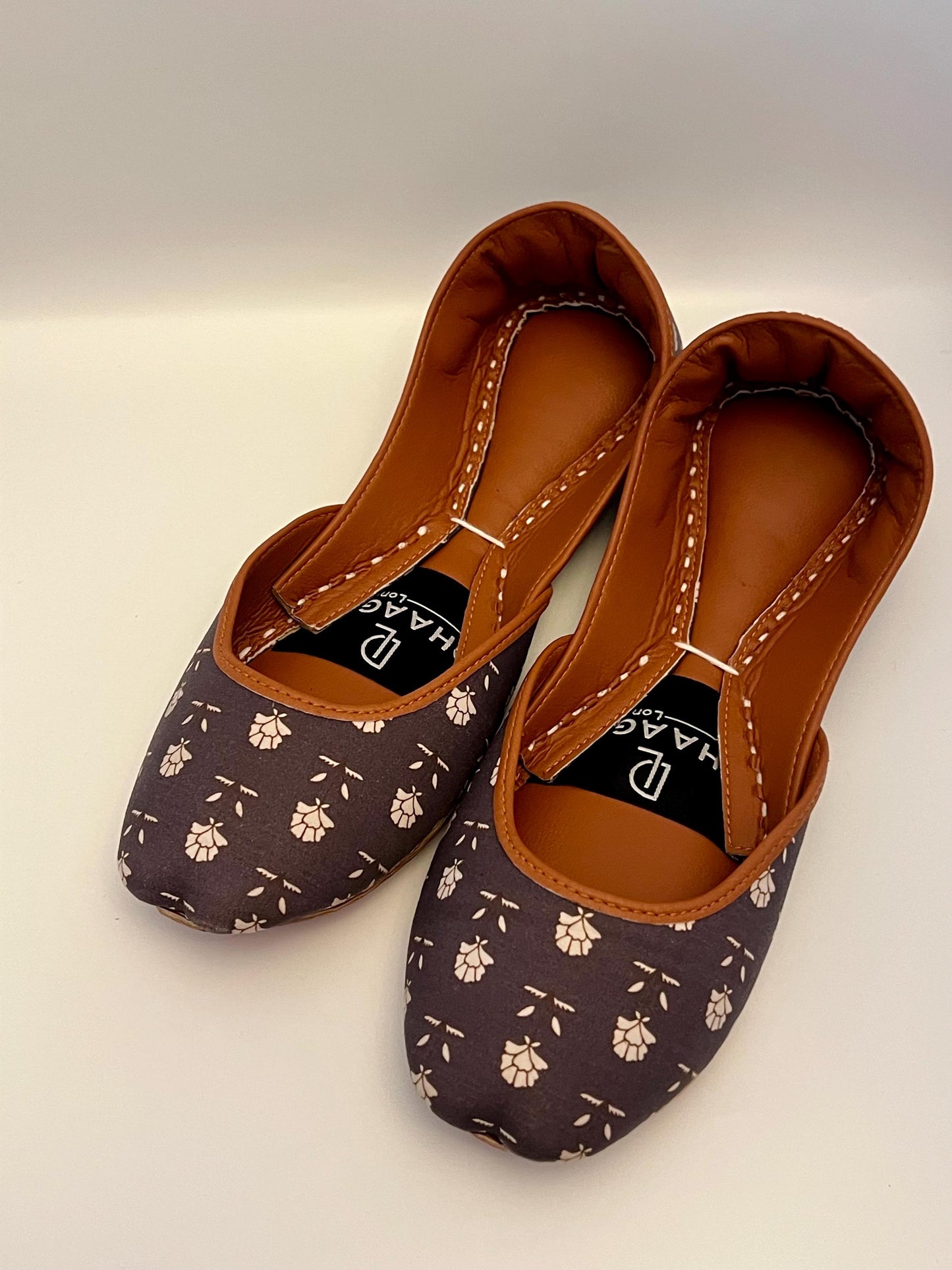 253-Handmade Leather Khussa/Jutti Greyish– Available sizes: UK 5,6,7,8