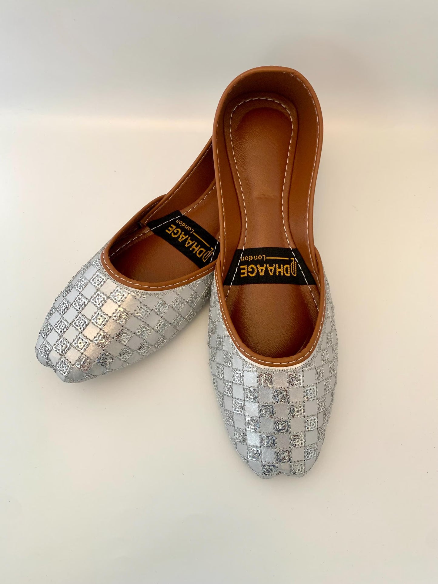 145-Handmade Women’s SILVER Khussa – Traditional Jutti – Available size: UK 4,5,6,7