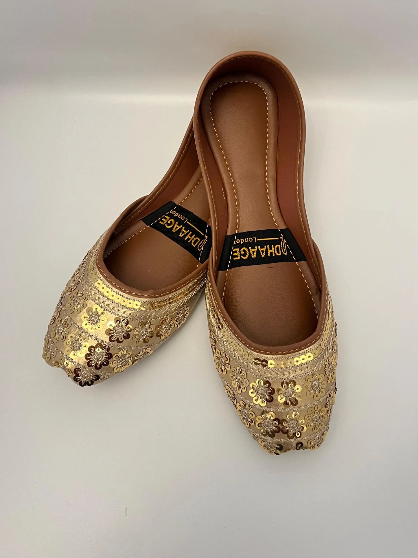 189-Handmade Women’s Gold Khussa – Traditional Jutti – Available size: UK 8