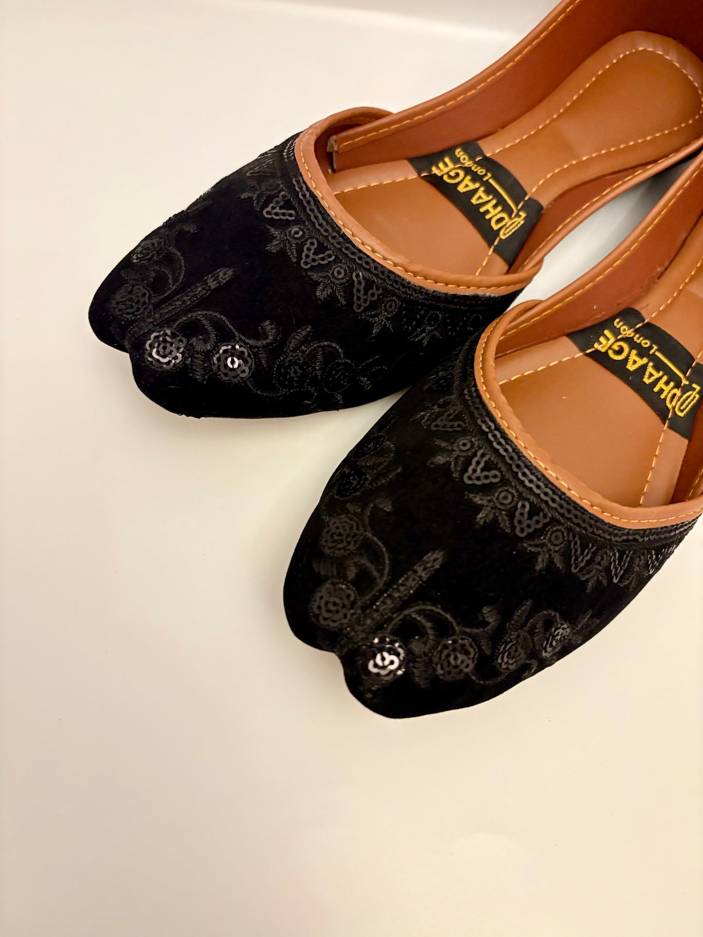 303-Handmade Women’s Black Khussa – Traditional Jutti – Available size: UK 4,5,6,7,8