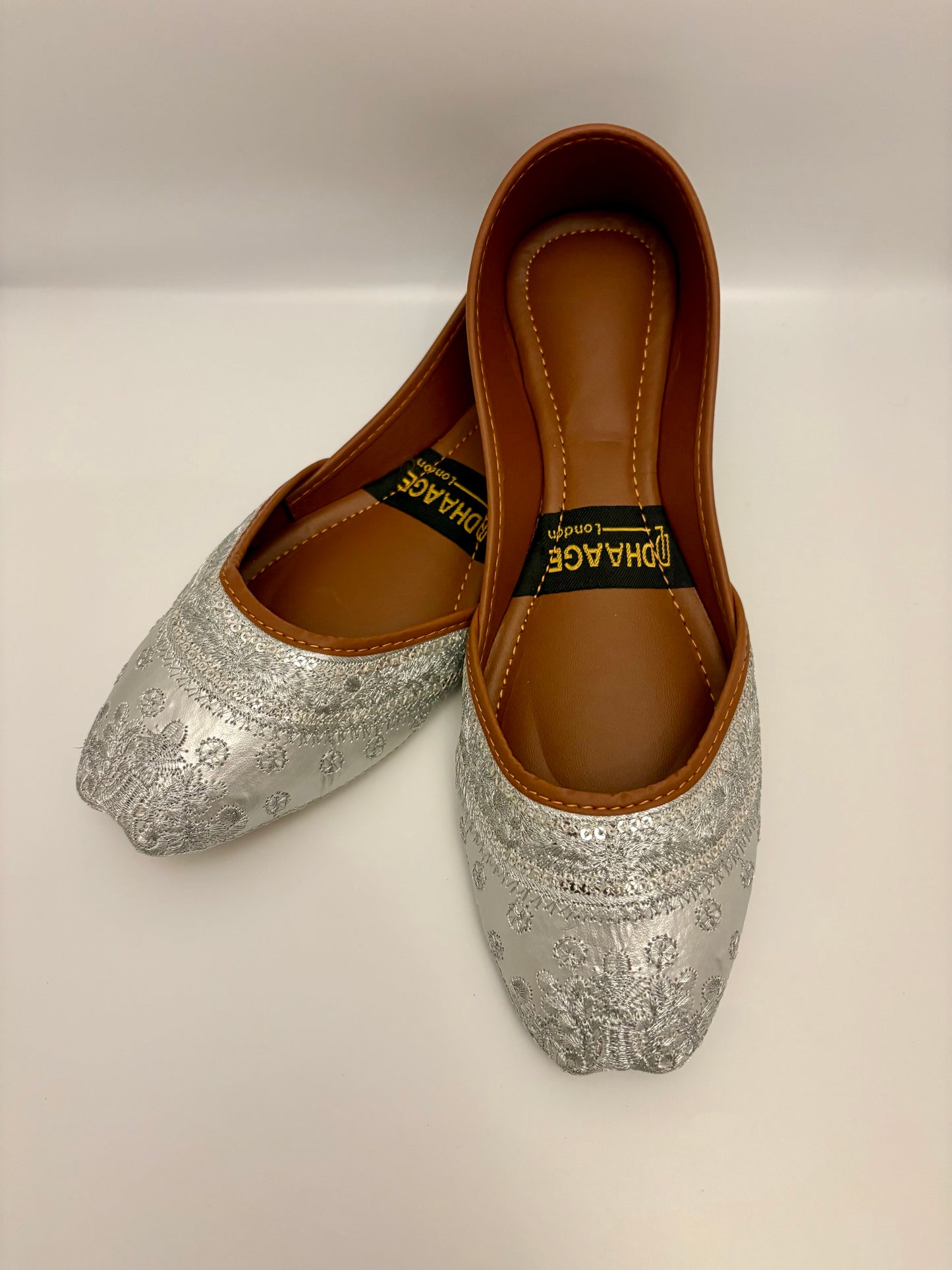 305-Handmade Women’s Silver Khussa – Traditional Jutti – Available size: UK 4,5,6,7,8