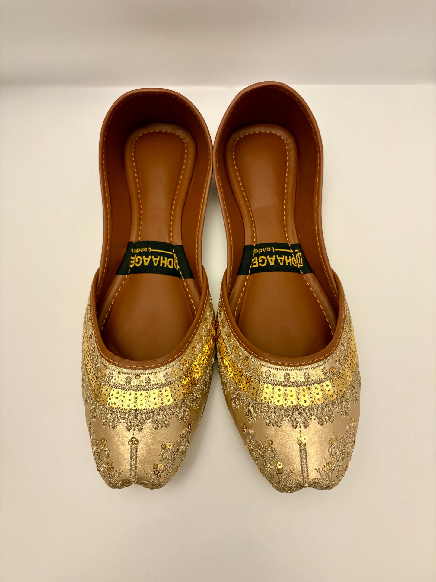 325-Handmade Women’s Gold Khussa – Traditional Jutti – Available size: UK 4,5,6,7,8