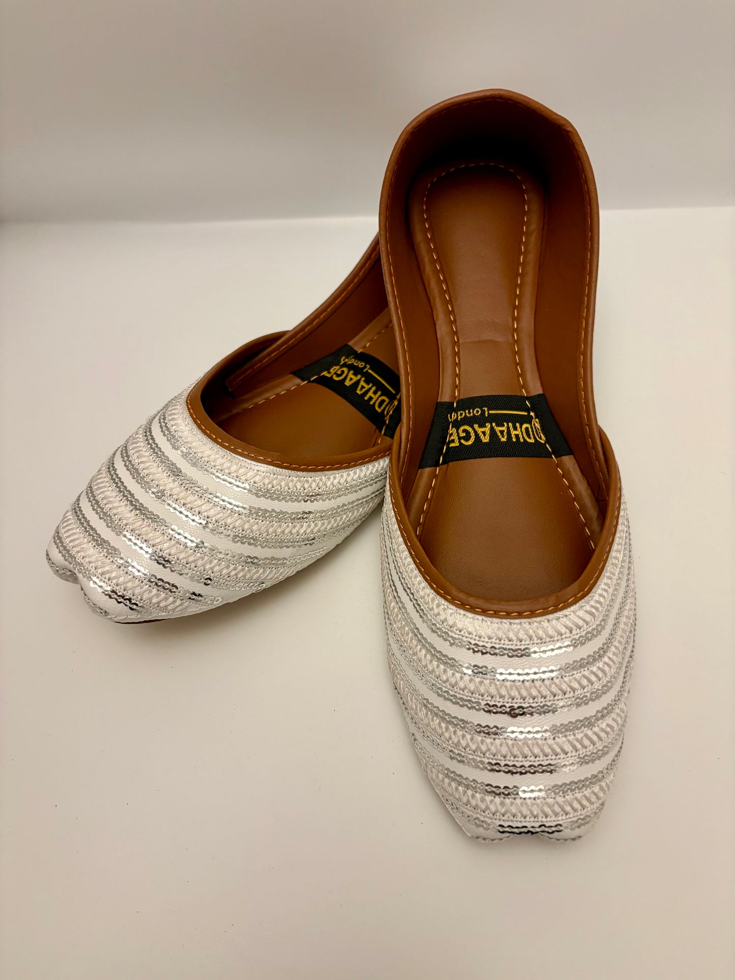 333-Handmade Women’s White Khussa – Traditional Jutti – Available size: UK 4,5,6,7,8