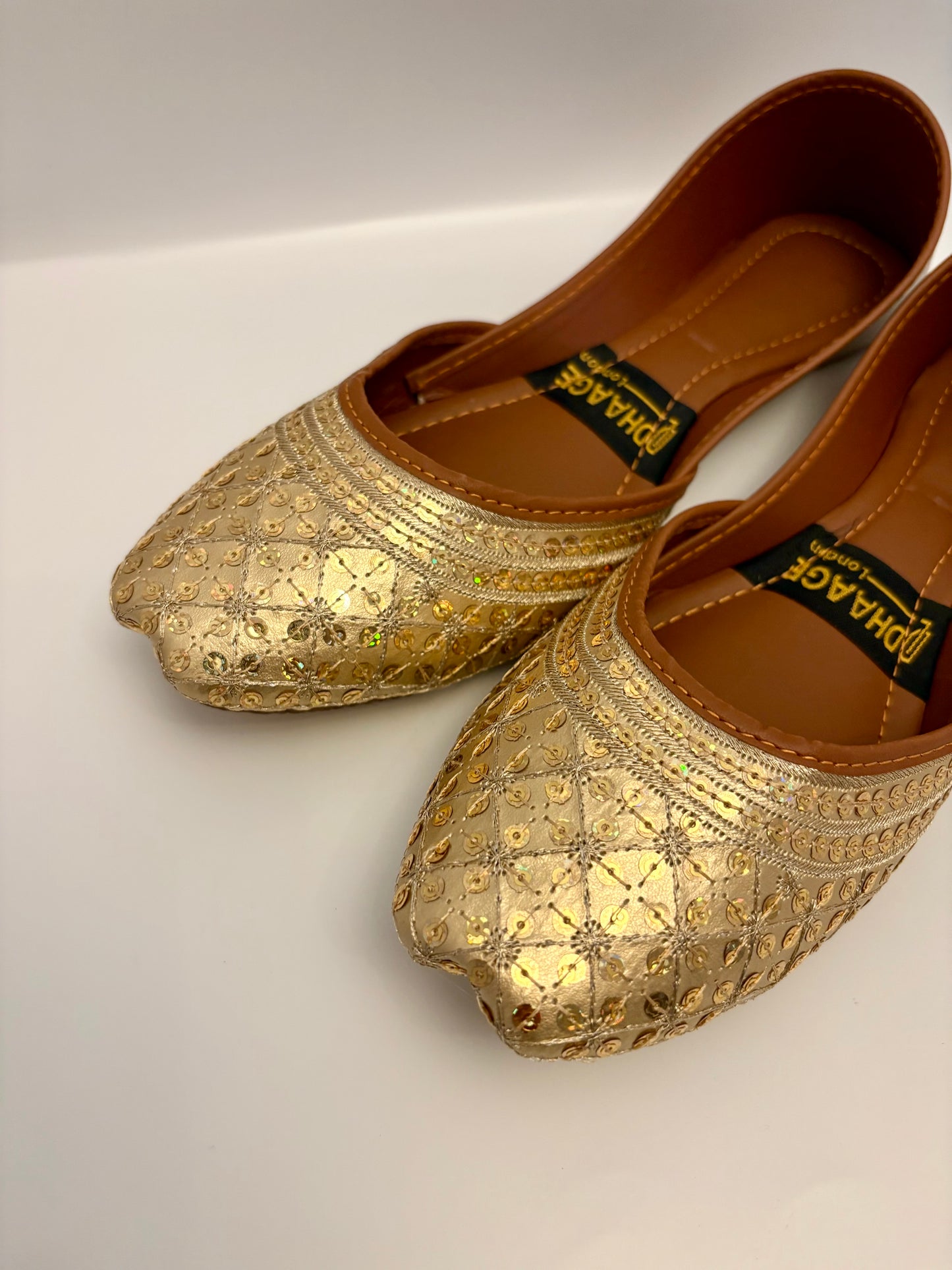 310-Handmade Women’s Gold Khussa – Traditional Jutti – Available size: UK 4,5,6,7,8