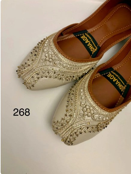 268-Handmade Women’s Off White Khussa – Traditional Jutti – Available size: UK 3