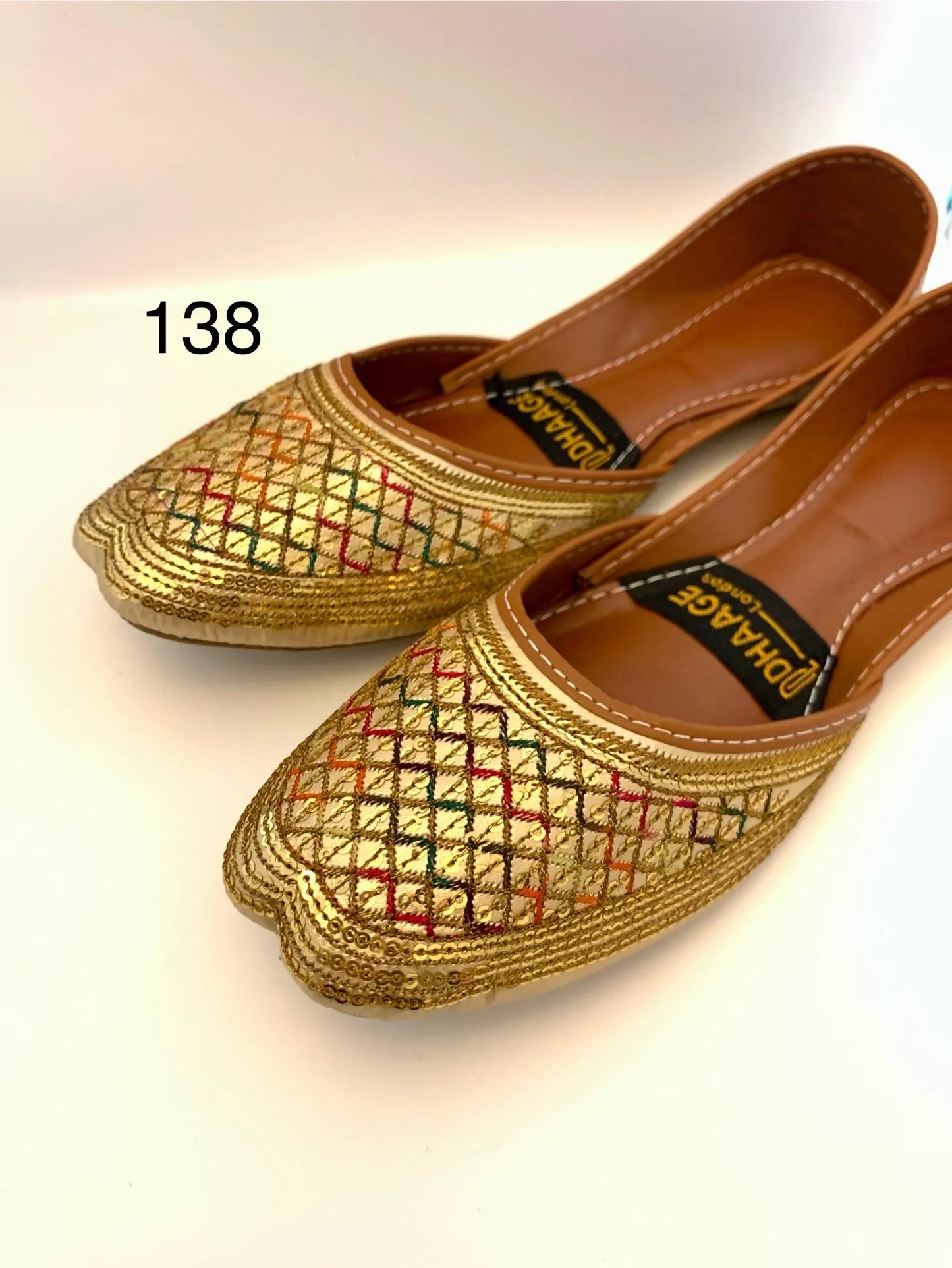 138-Handmade Women’s Gold Khussa – Traditional Jutti – Available size: UK 4,5,6,7
