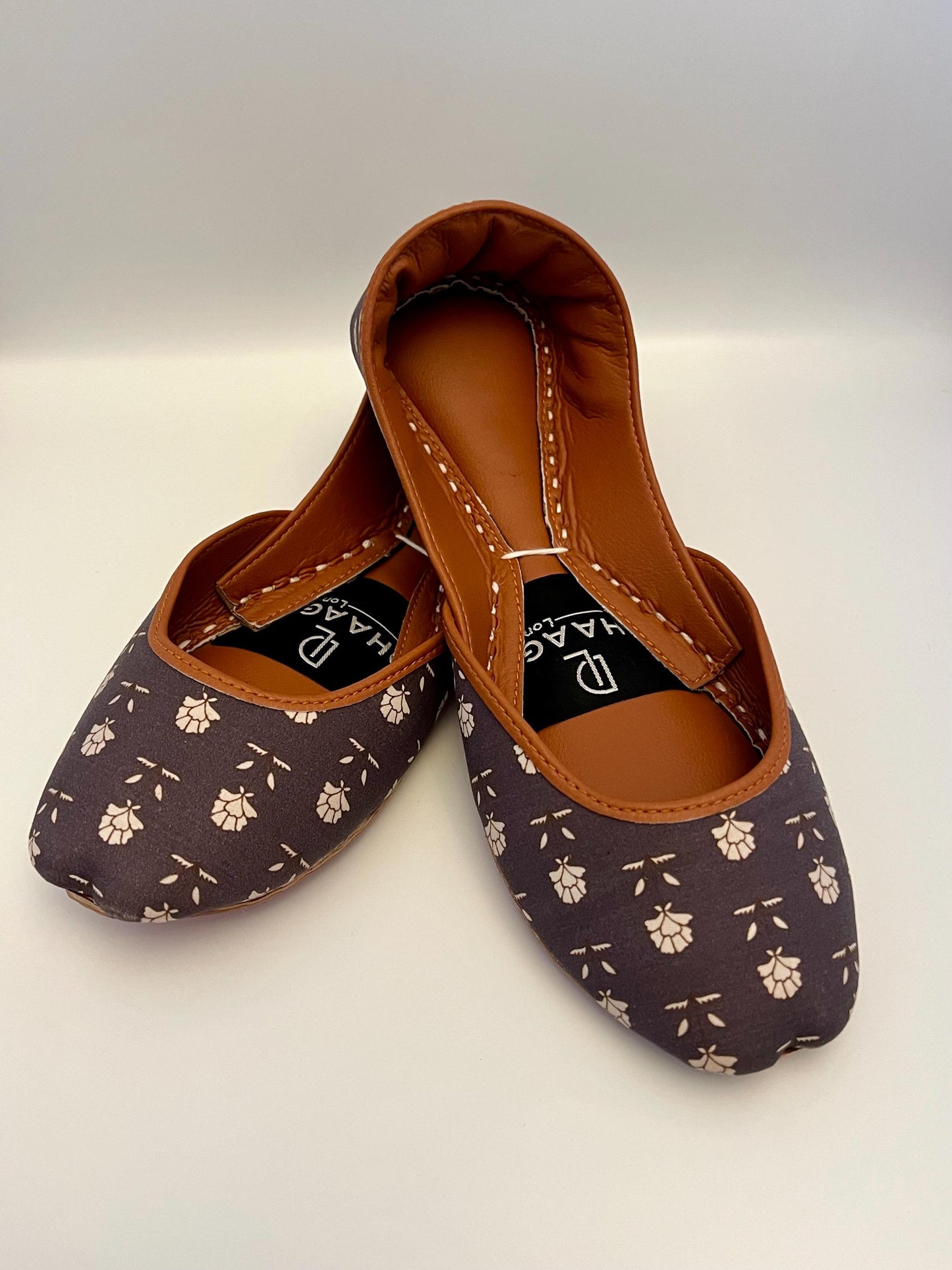 253-Handmade Leather Khussa/Jutti Greyish– Available sizes: UK 5,6,7,8