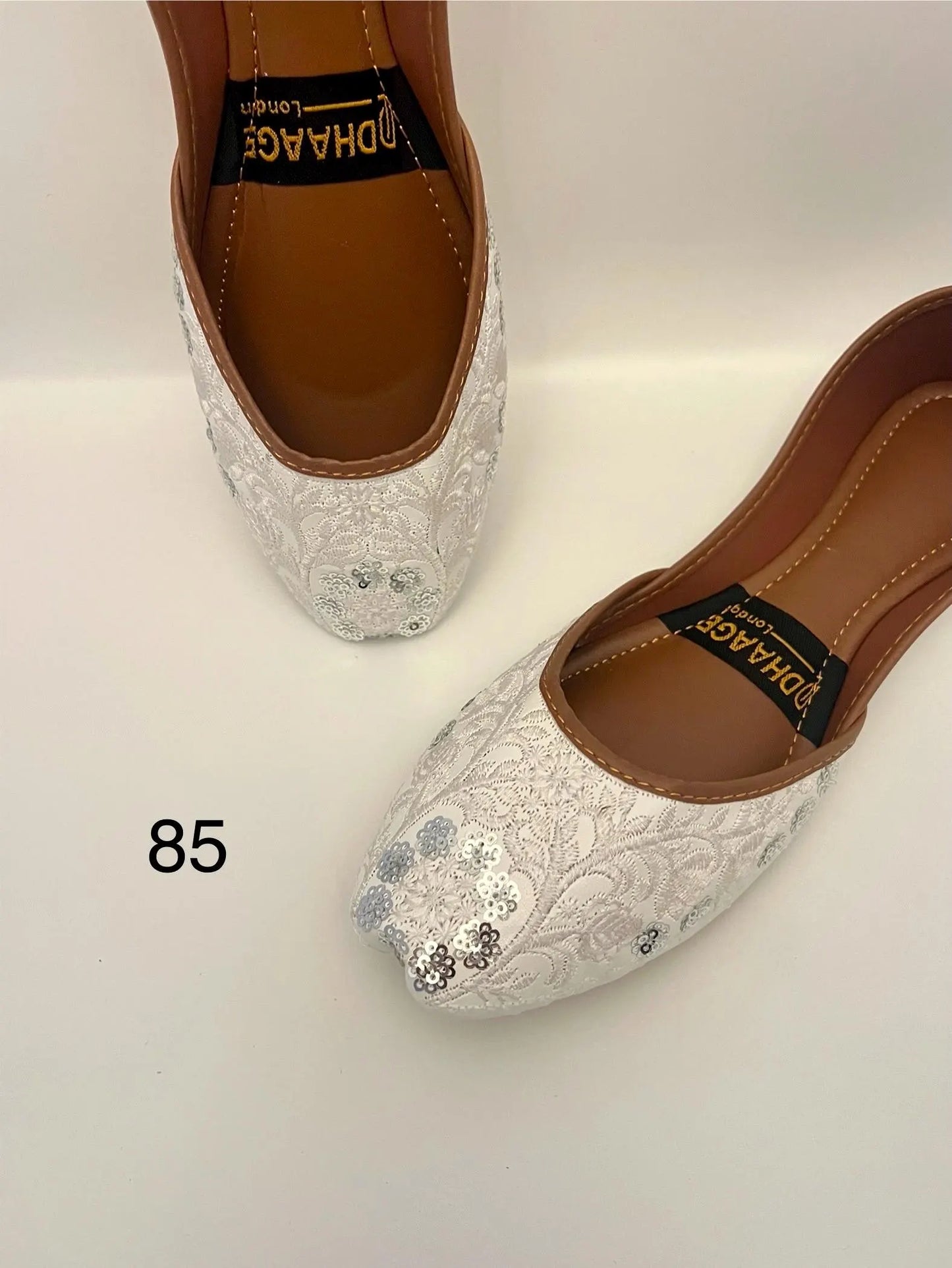 185-Handmade Women’s White Khussa – Traditional Jutti – Available size: UK 4,5,8