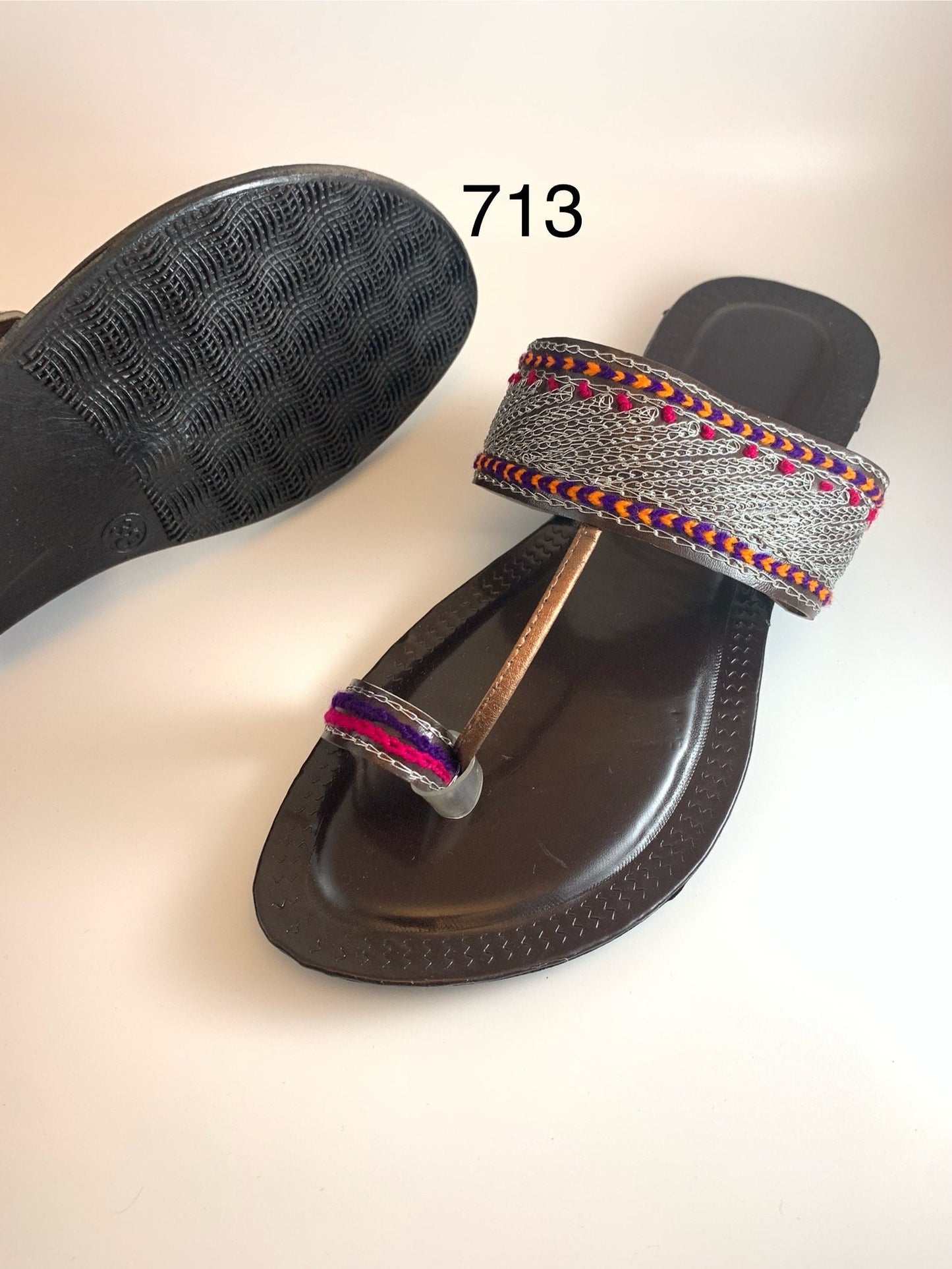 713/Women’s Handmade Kolhapuri Chappal – Traditional Leather Flat Sandals-Available Sizes: UK 3,4