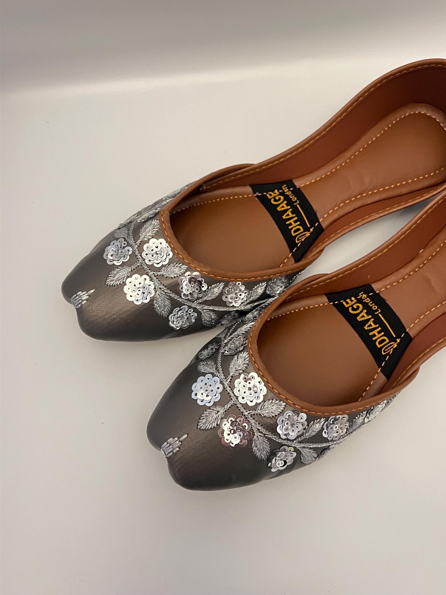 190-Handmade Women’s Grey Khussa – Traditional Jutti – Available size: UK 4,5,7,8