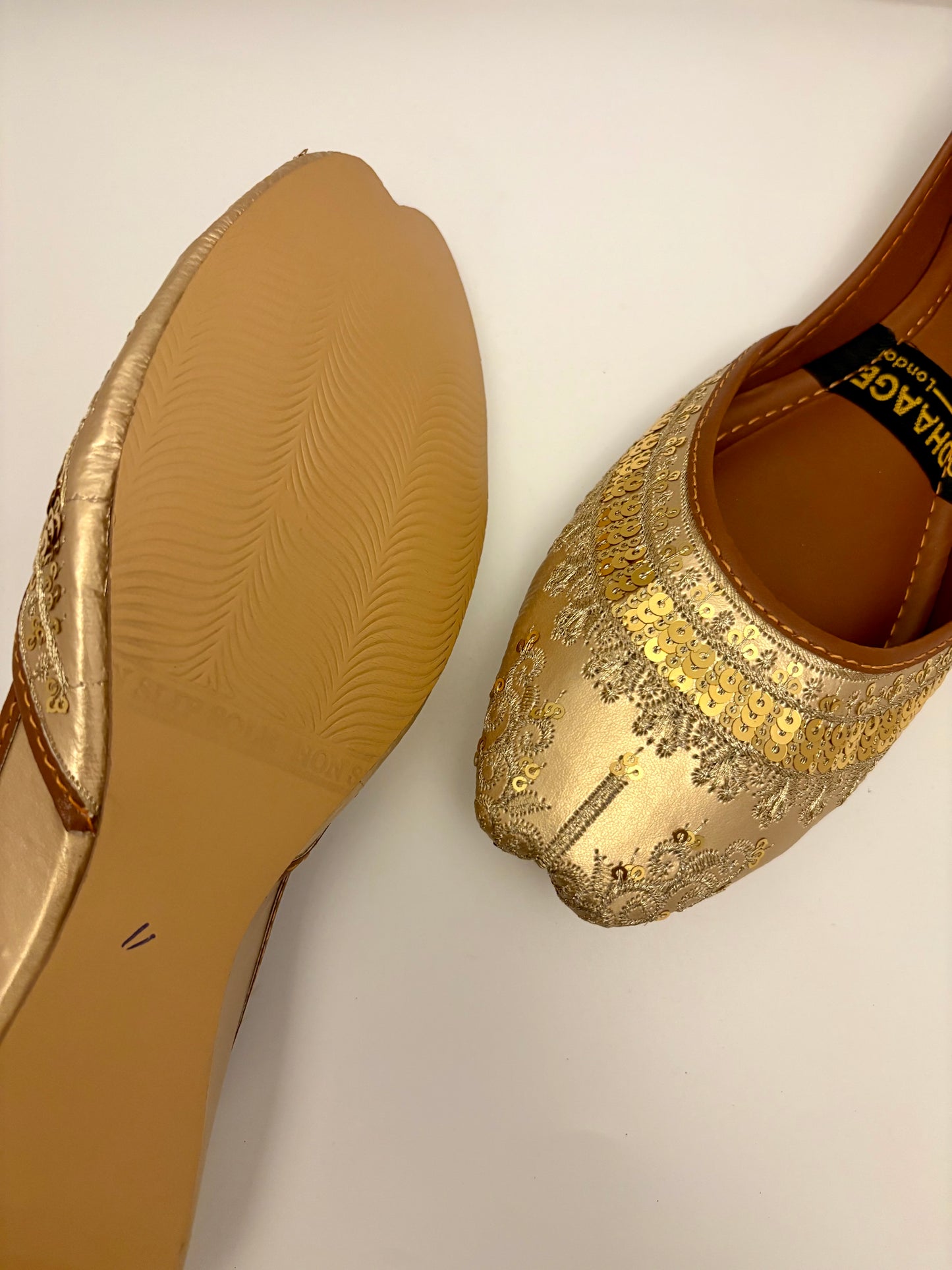325-Handmade Women’s Gold Khussa – Traditional Jutti – Available size: UK 4,5,6,7,8