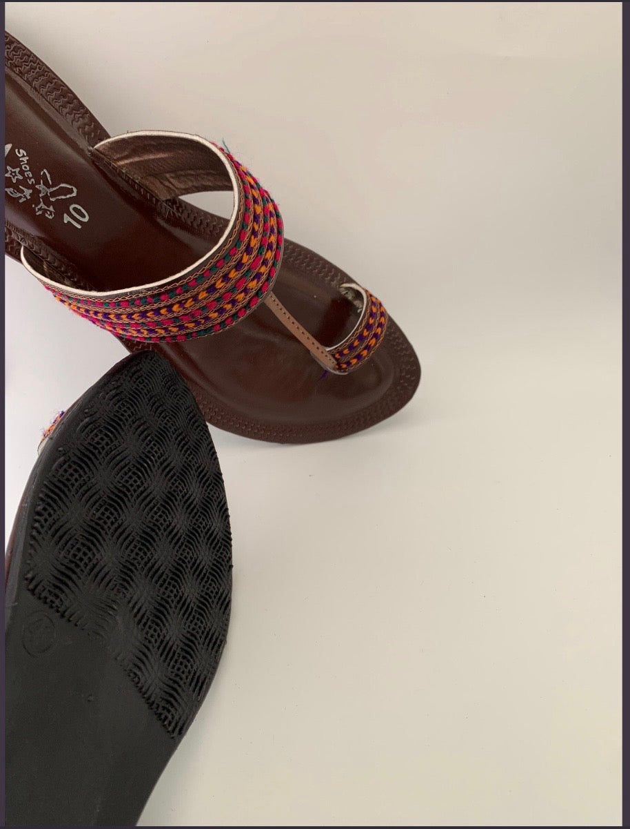 93/Women’s Handmade Kolhapuri Chappal – Traditional Leather Flat Sandals-Available Sizes: UK 3,4,5,6,7,8
