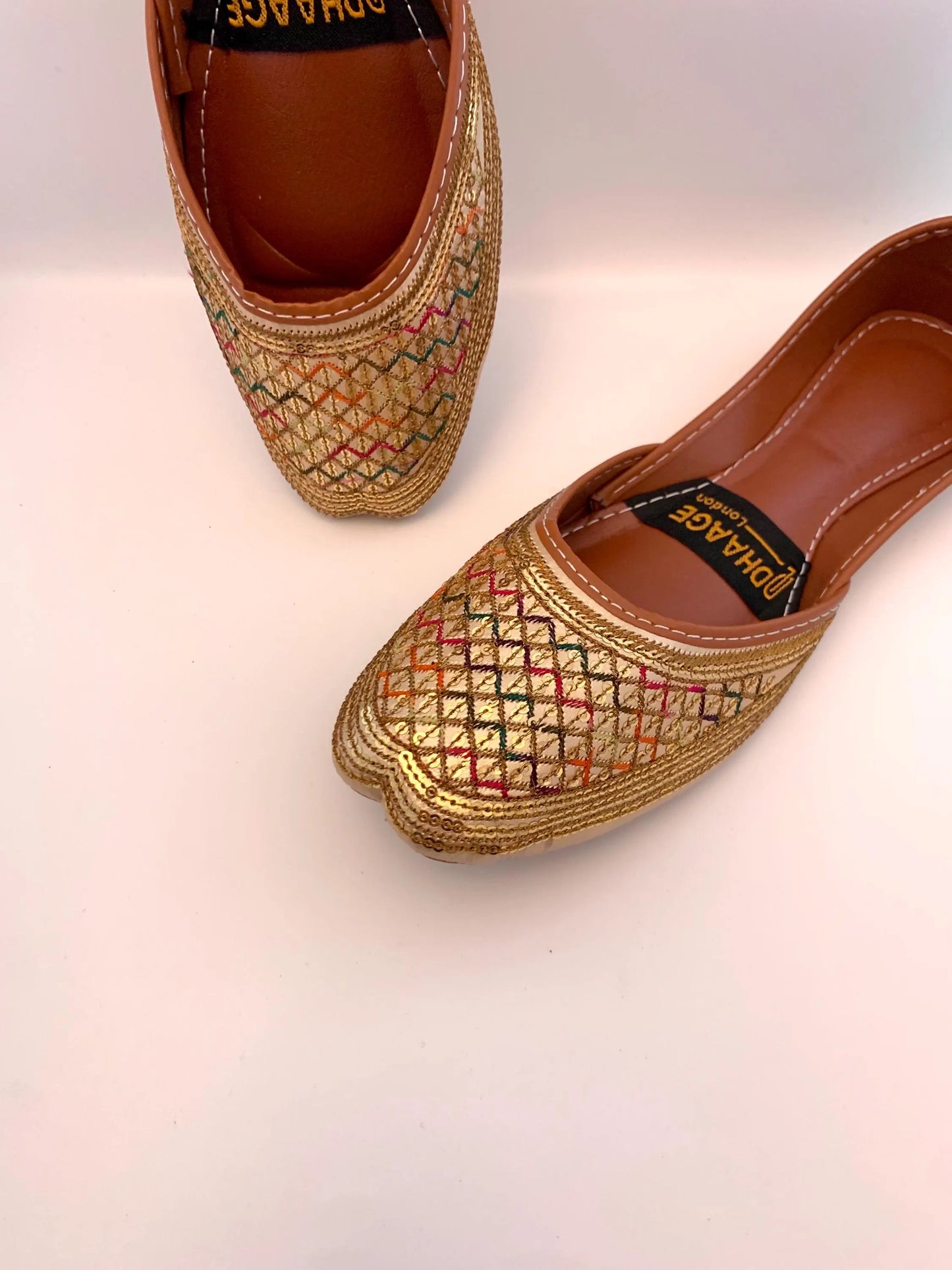 138-Handmade Women’s Gold Khussa – Traditional Jutti – Available size: UK 4,5,6,7