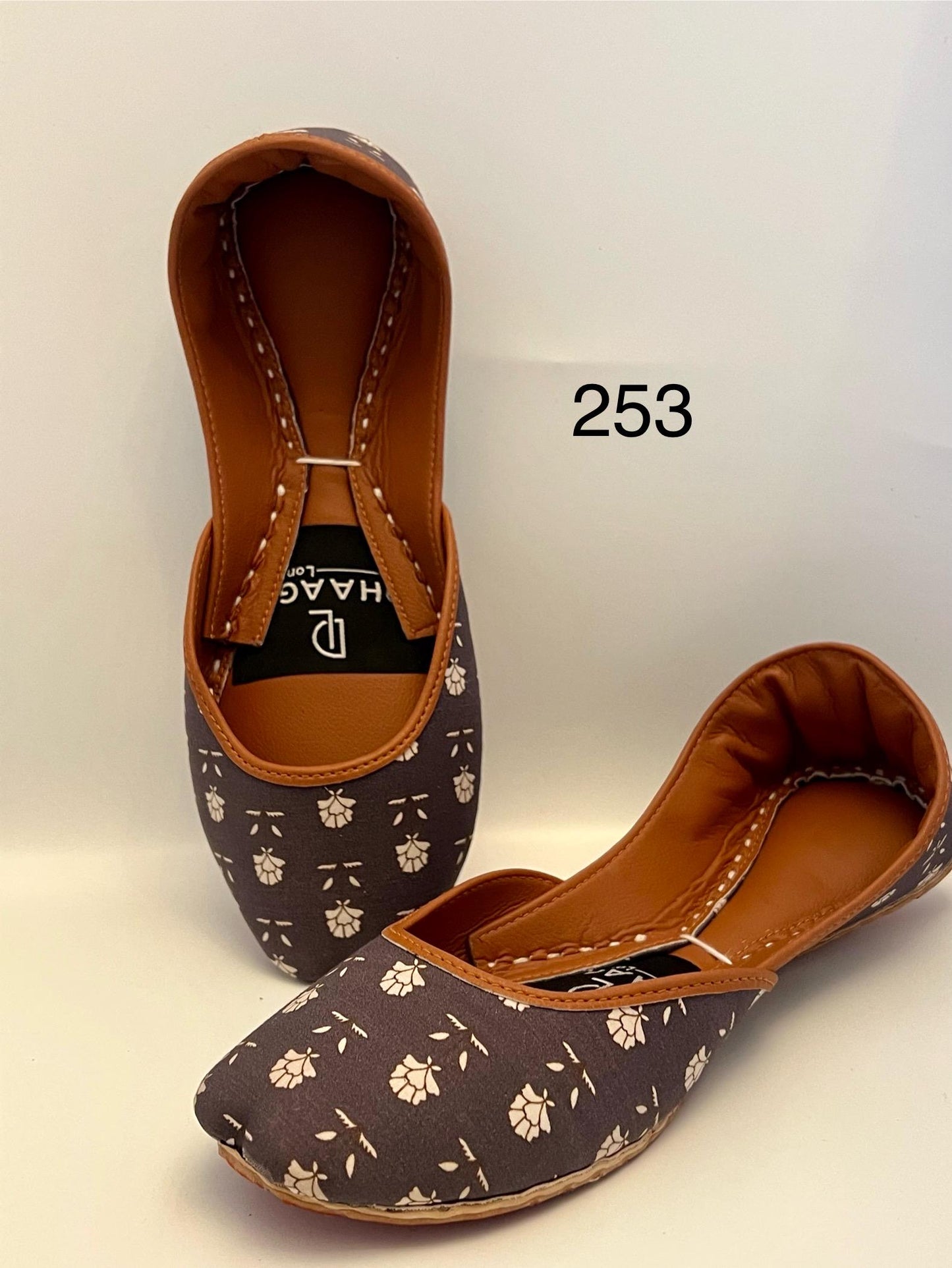 253-Handmade Leather Khussa/Jutti Greyish– Available sizes: UK 5,6,7,8