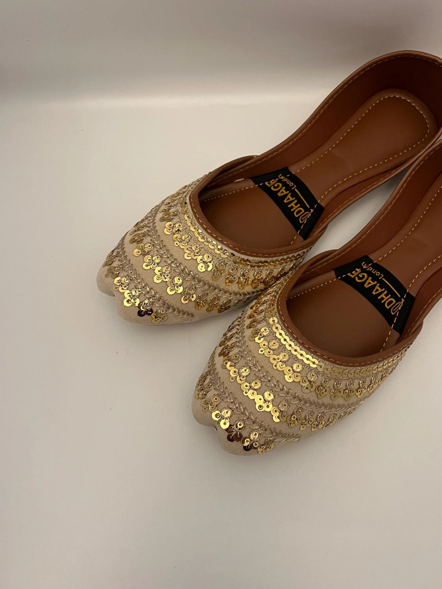 188-Handmade Women’s Cream Gold Khussa – Traditional Jutti – Available size: UK 4