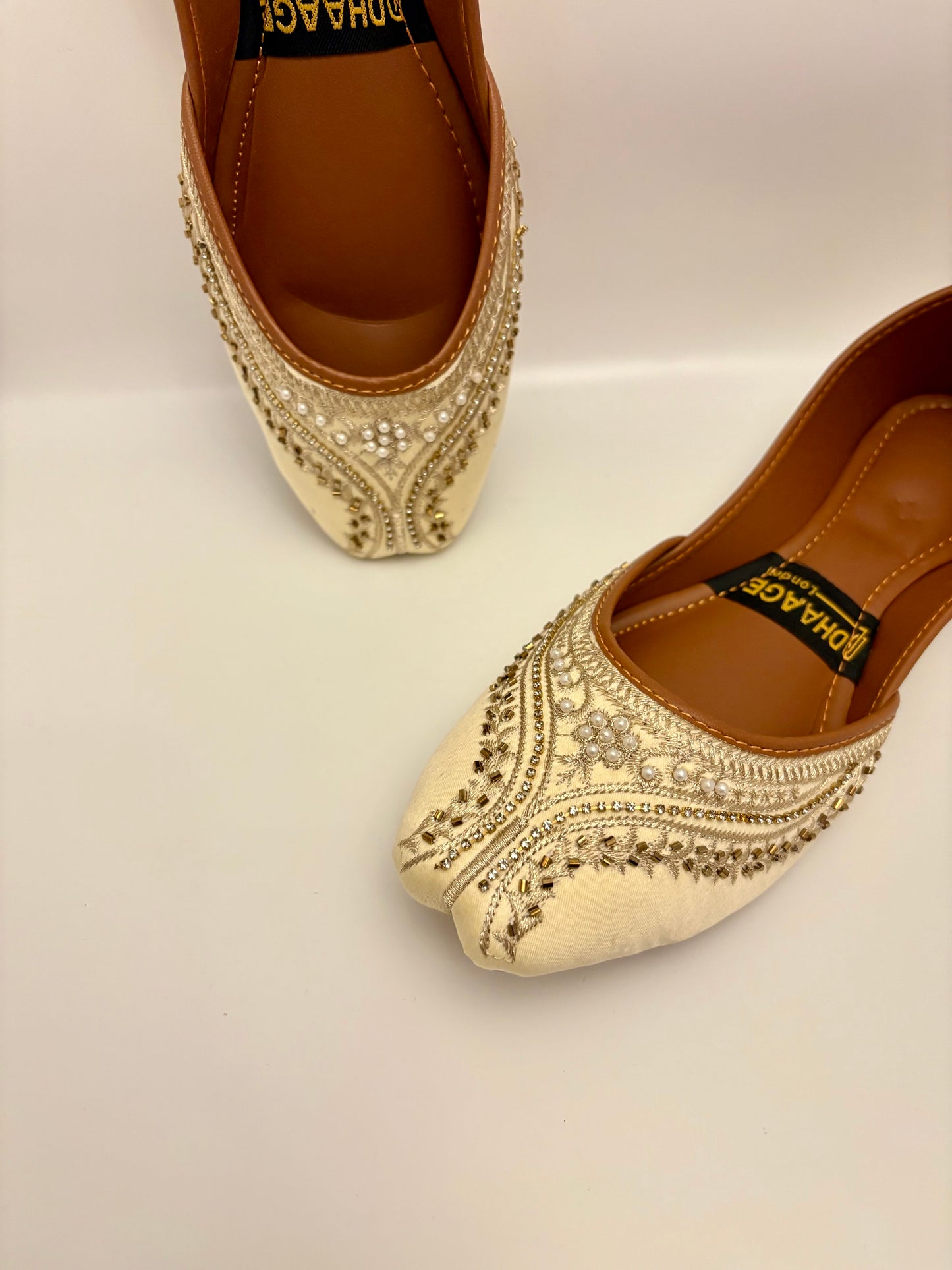 286-Handmade Women’s Light Off White Khussa – Traditional Jutti – Available size: UK 4,5,6,7,8