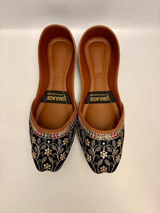 311-Handmade Women’s Black Khussa – Traditional Jutti – Available size: UK 4,5,6,7,8
