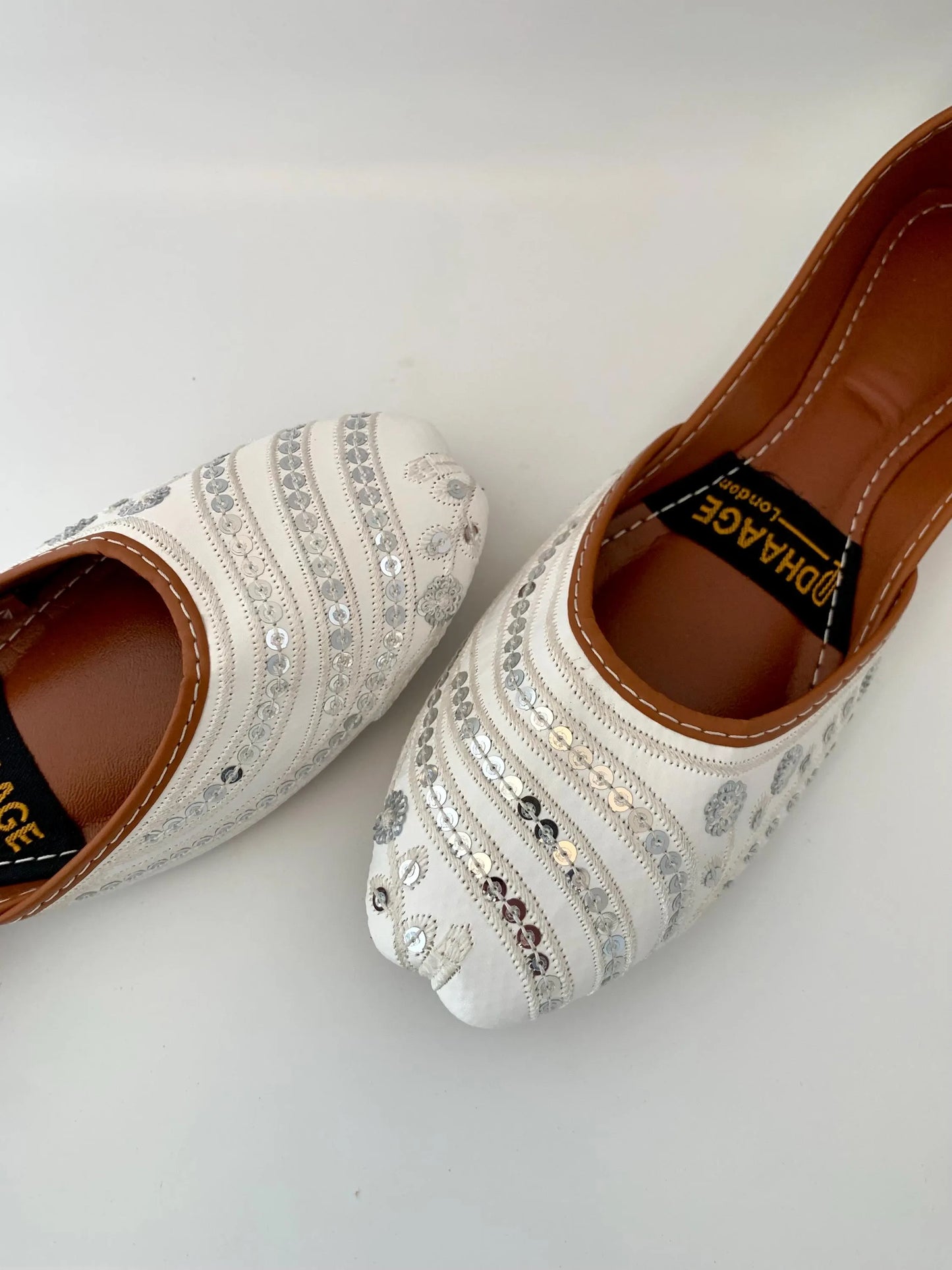 150-Handmade Women’s White Khussa – Traditional Jutti – Available size: UK 5