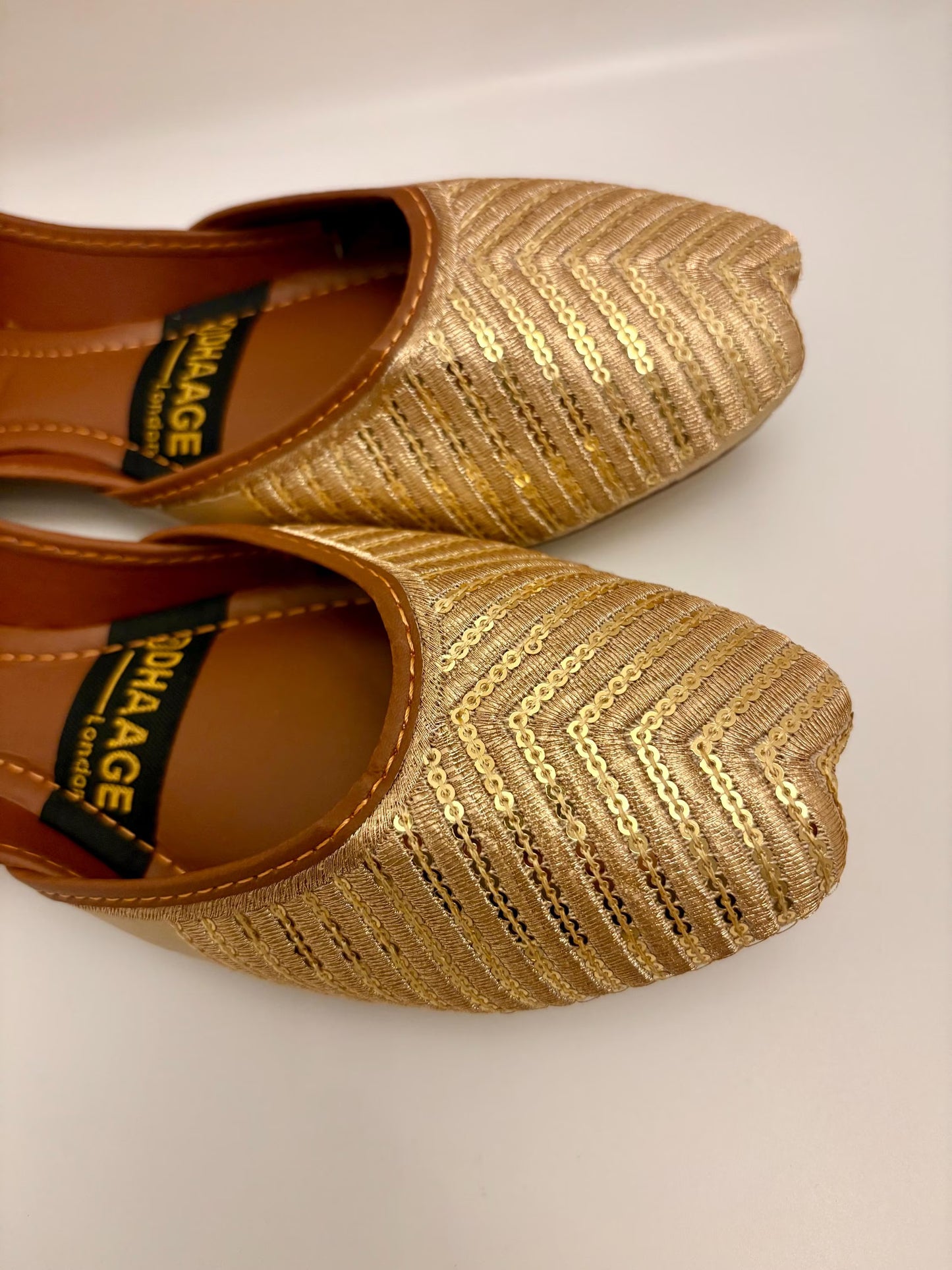 263-Handmade Women’s Gold Khussa – Traditional Jutti – Available size: UK 3,4,5,7