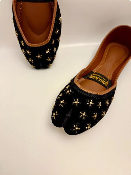 260-Handmade Women’s Black Khussa – Traditional Jutti – Available size: UK 3,4,6,7