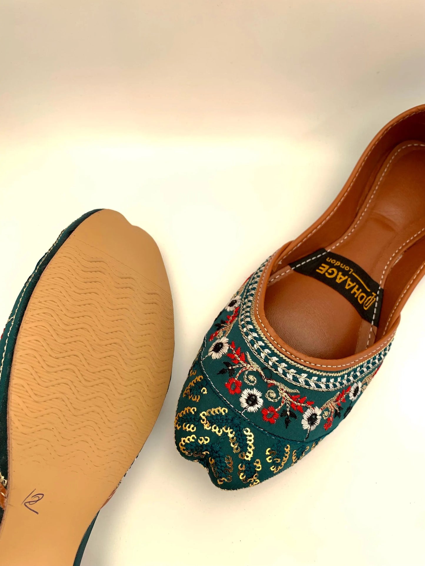 89-Handmade Women’s Green Khussa – Traditional Jutti – Available size: UK 4,5,6,7