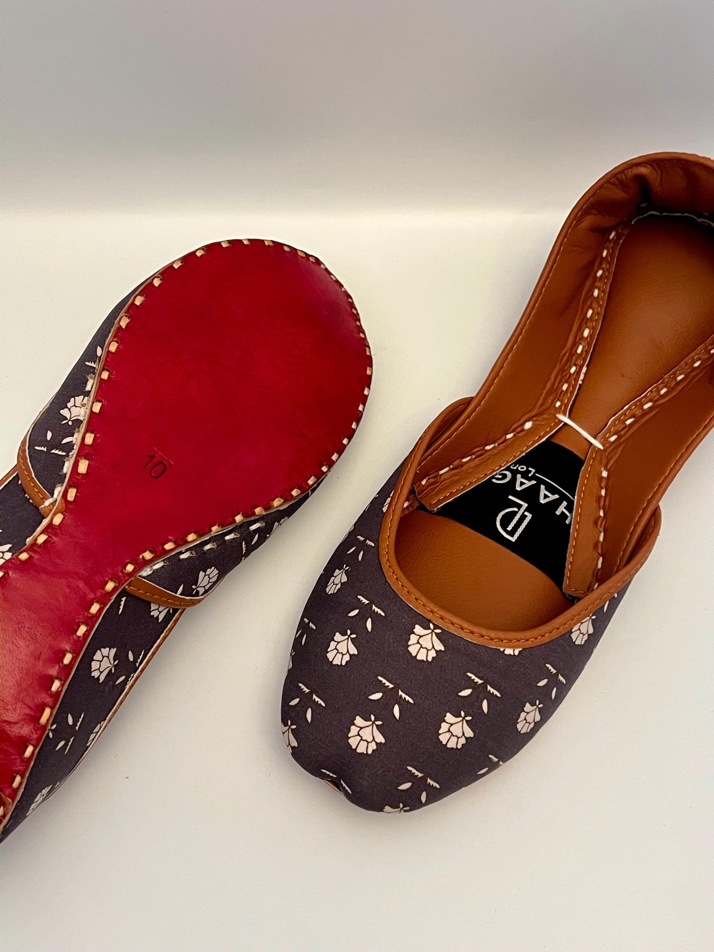 253-Handmade Leather Khussa/Jutti Greyish– Available sizes: UK 5,6,7,8