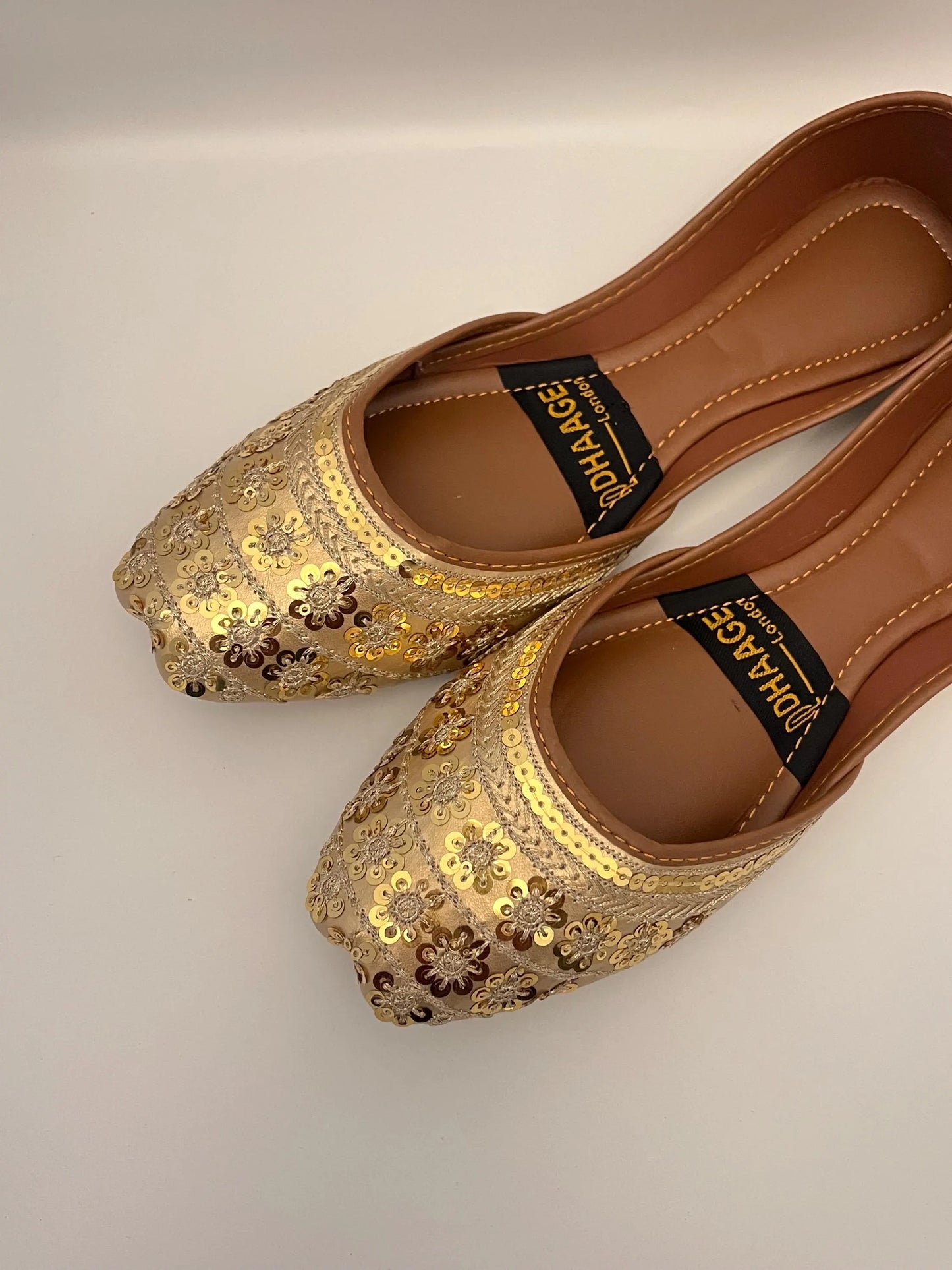 189-Handmade Women’s Gold Khussa – Traditional Jutti – Available size: UK 8