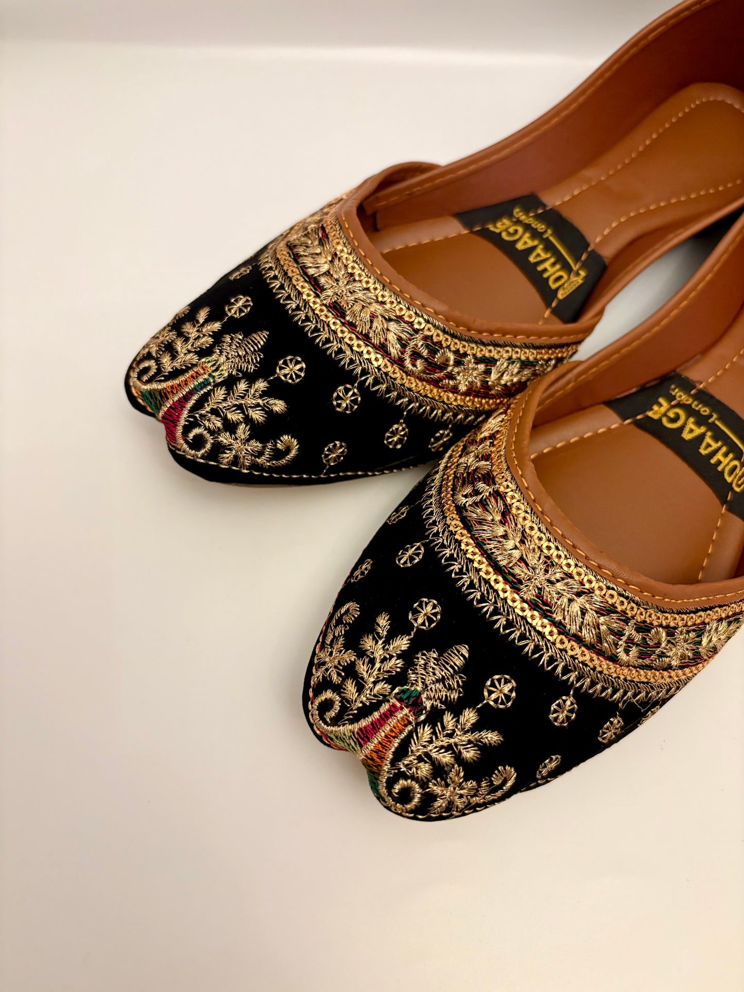 304-Handmade Women’s Black Khussa – Traditional Jutti – Available size: UK 4,5,6,7,8