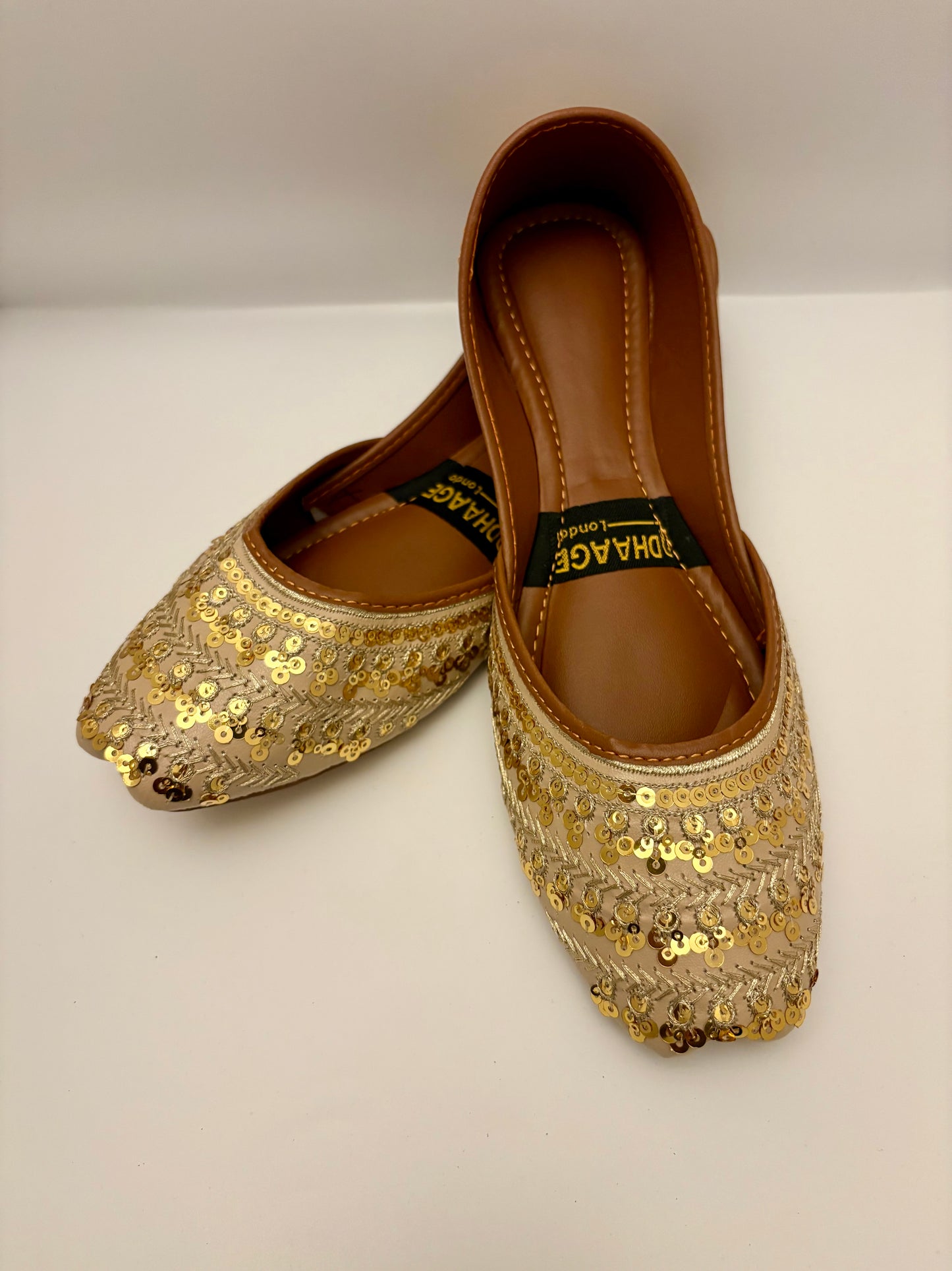 328-Handmade Women’s Gold Khussa – Traditional Jutti – Available size: UK 4,5,6,7,8