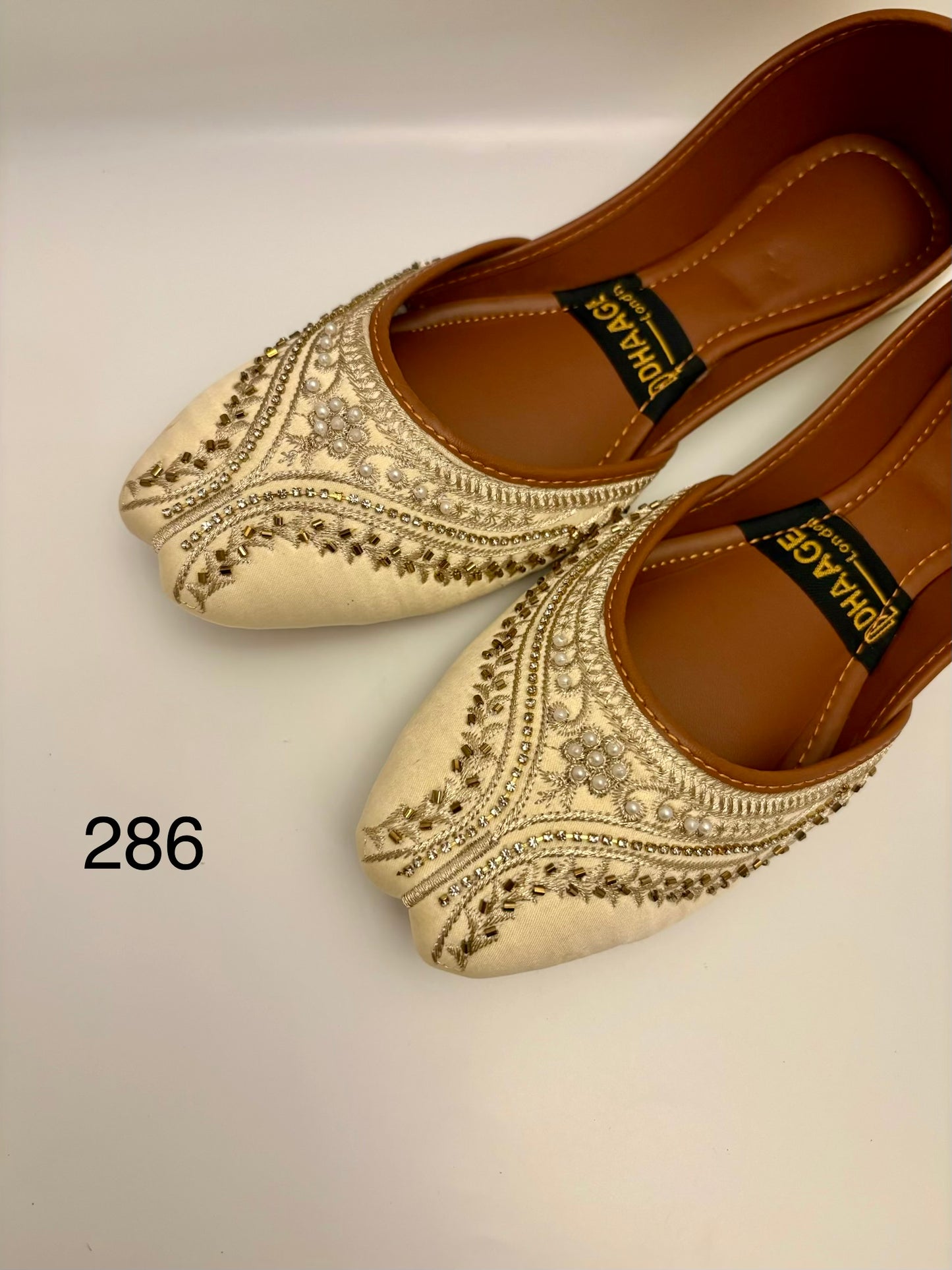 286-Handmade Women’s Light Off White Khussa – Traditional Jutti – Available size: UK 4,5,6,7,8