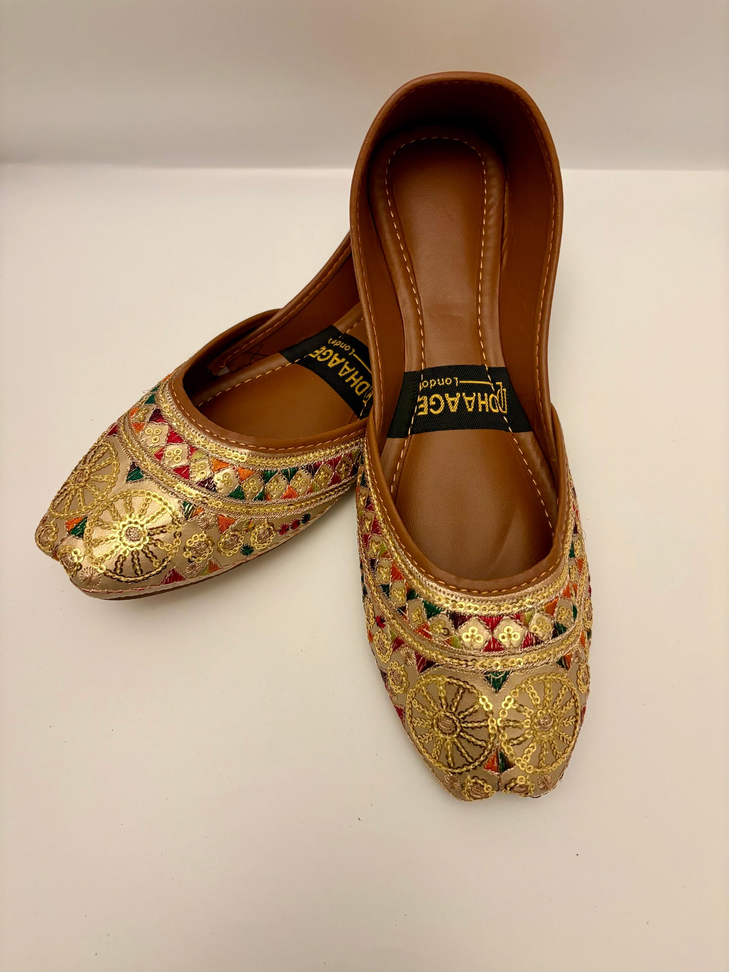 332-Handmade Women’s Gold Khussa – Traditional Jutti – Available size: UK 4,5,6,7,8