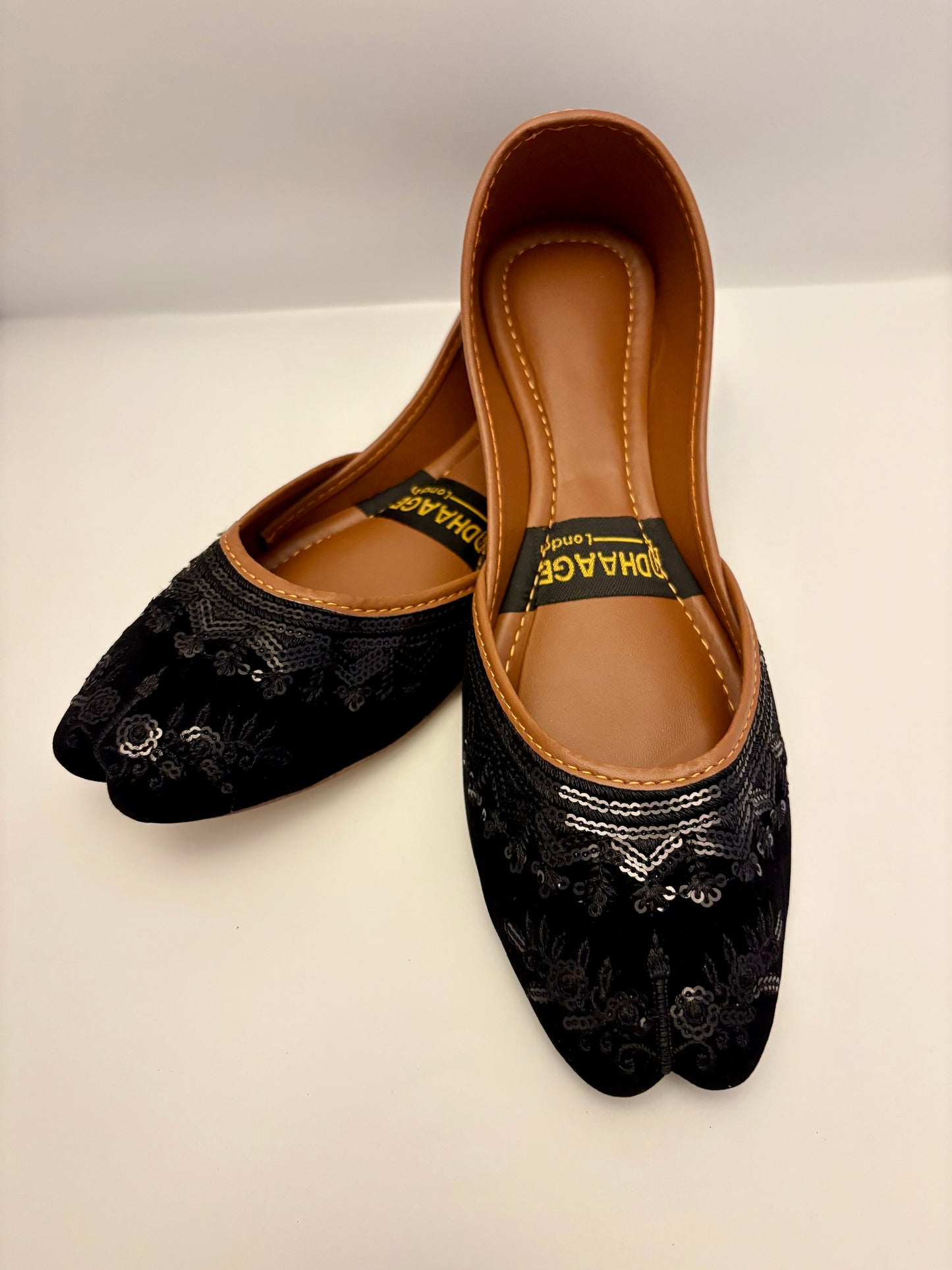 324-Handmade Women’s Black Khussa – Traditional Jutti – Available size: UK 4,5,6,7,8