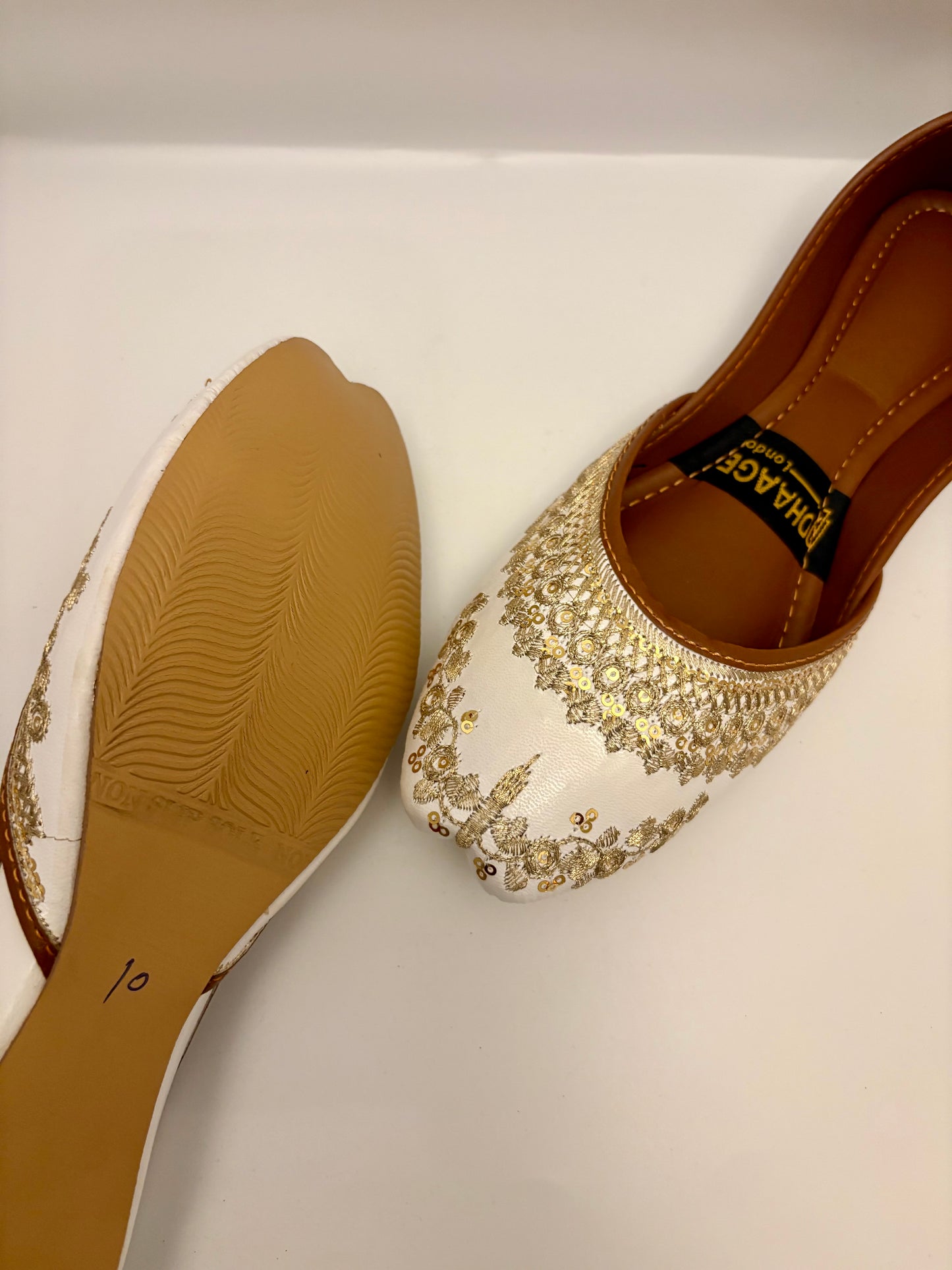 334-Handmade Women’s White Khussa – Traditional Jutti – Available size: UK 4,5,6,7,8