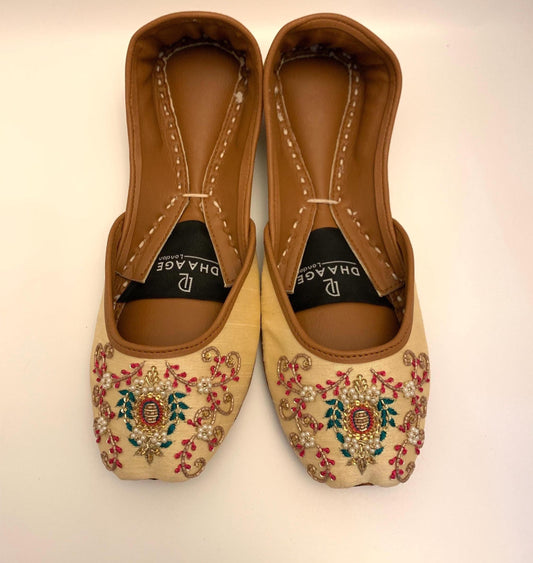 14-Handmade Leather Khussa/Jutti  (Beige Cream Colour) – Available sizes: UK 5, 6